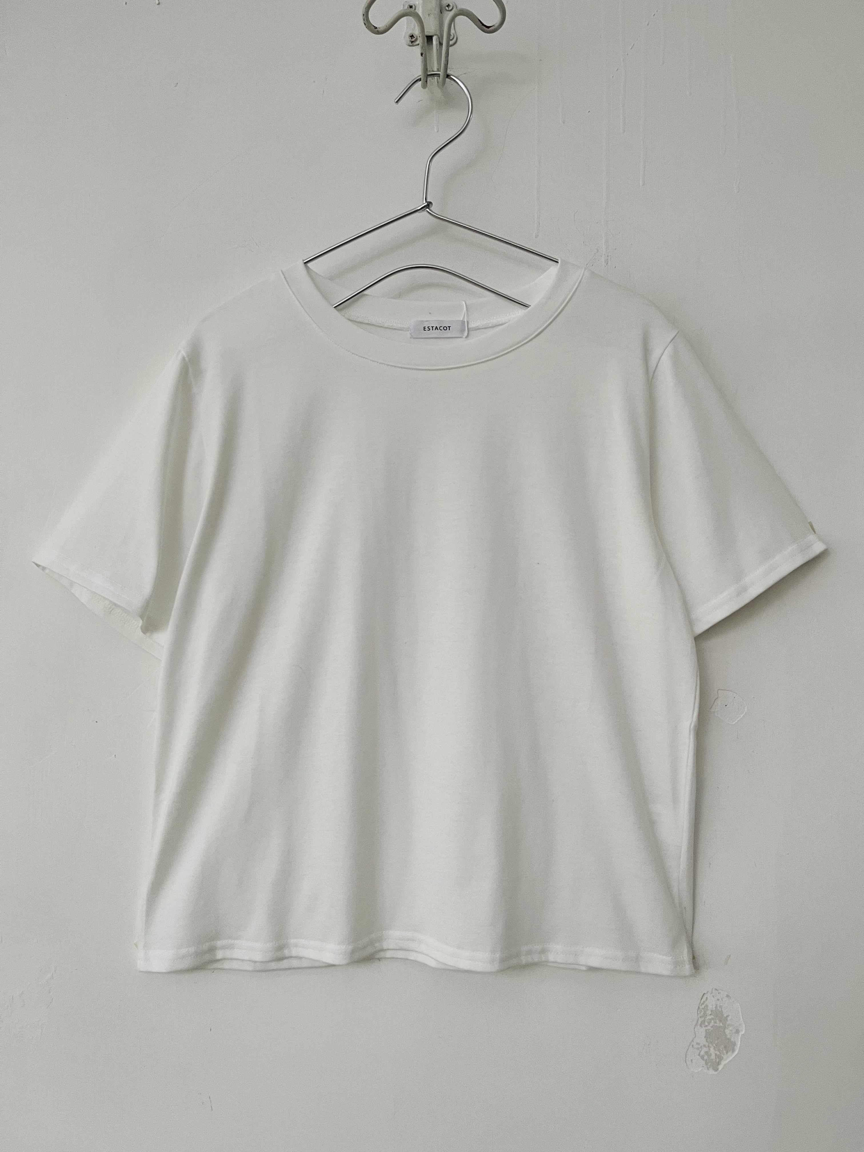 ESTACOT米色通花背心&白色tee