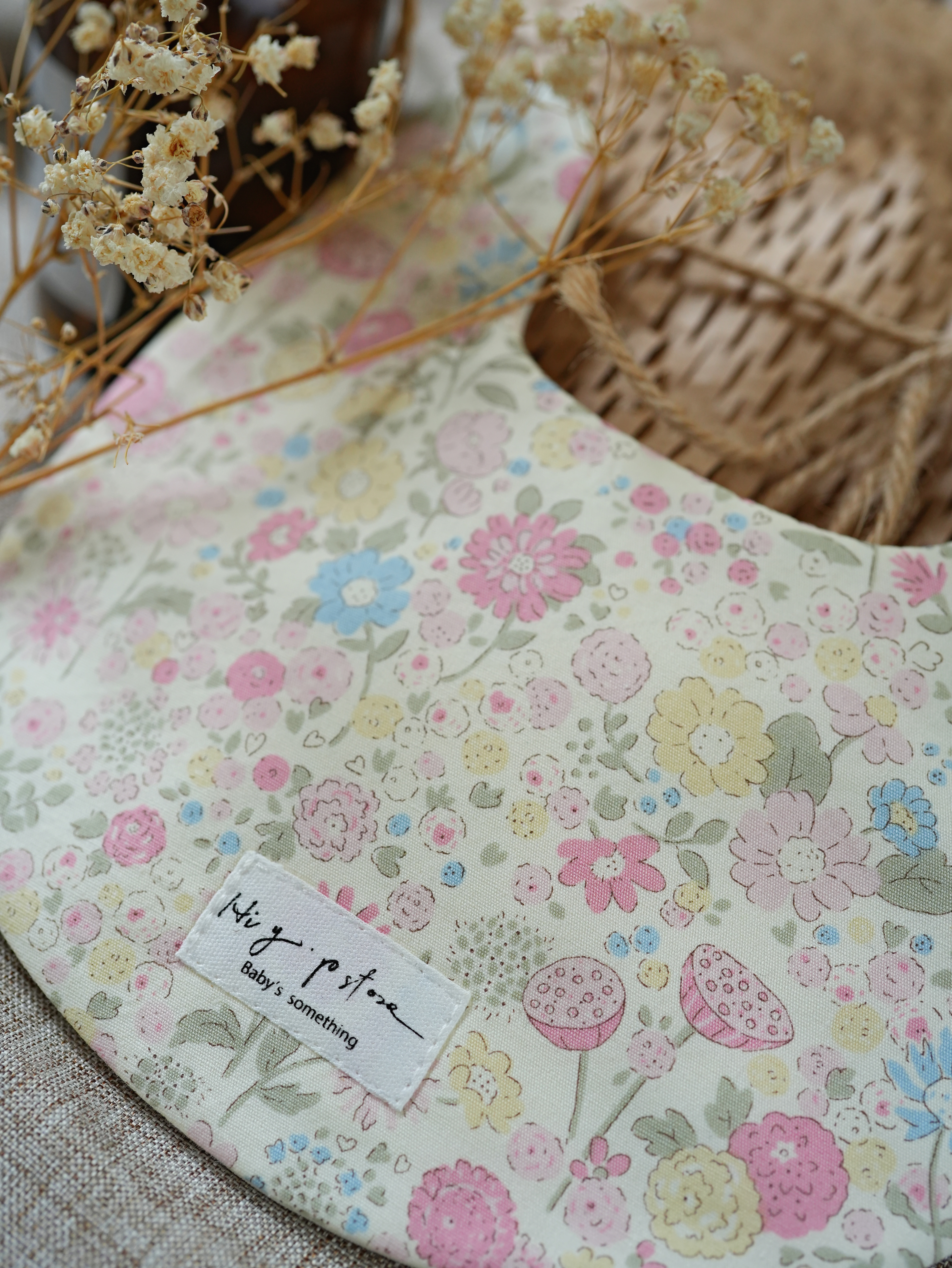 Hi Y.P store-手作圍兜-蜜糖花雨