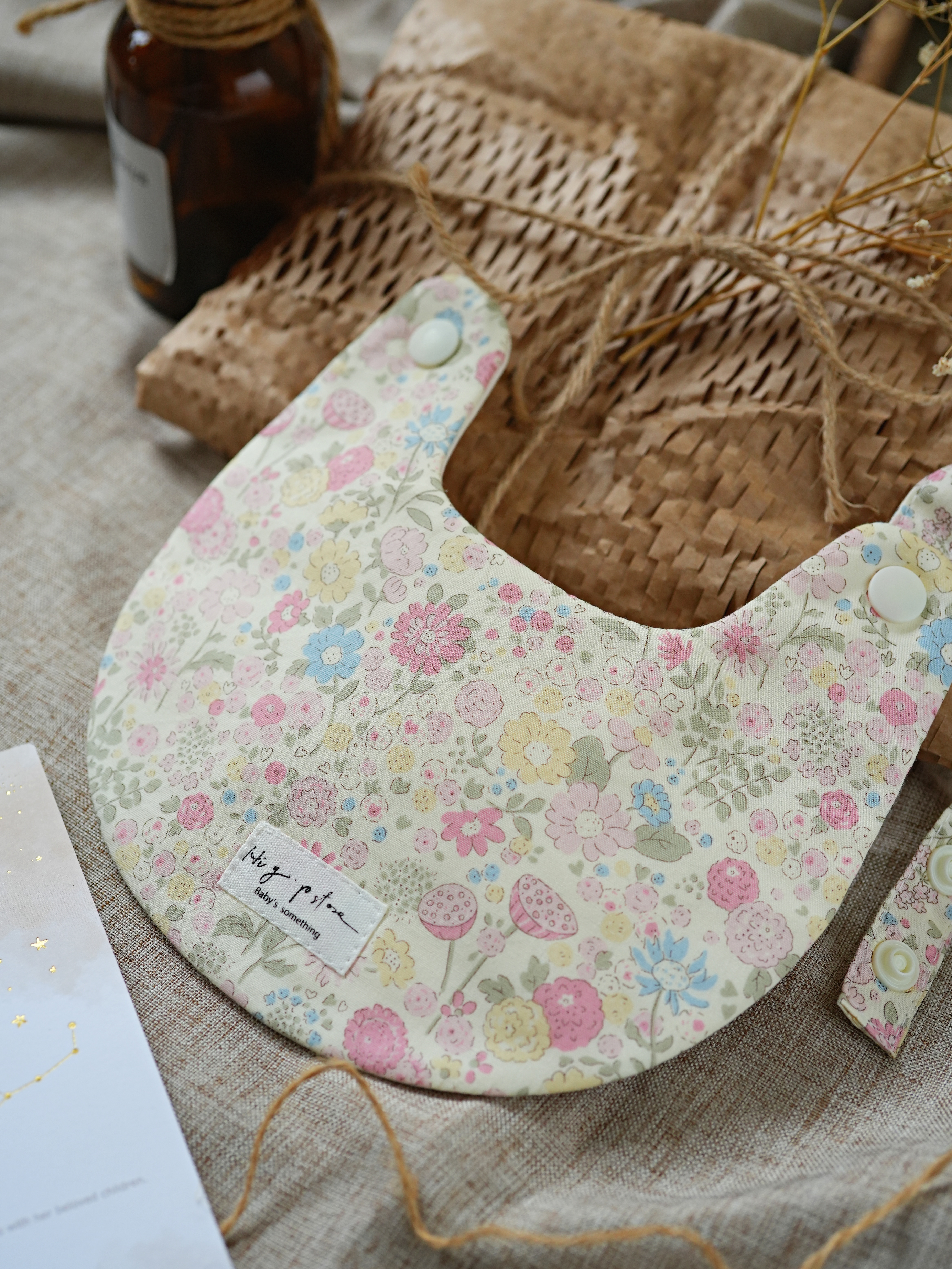 Hi Y.P store-手作圍兜-蜜糖花雨