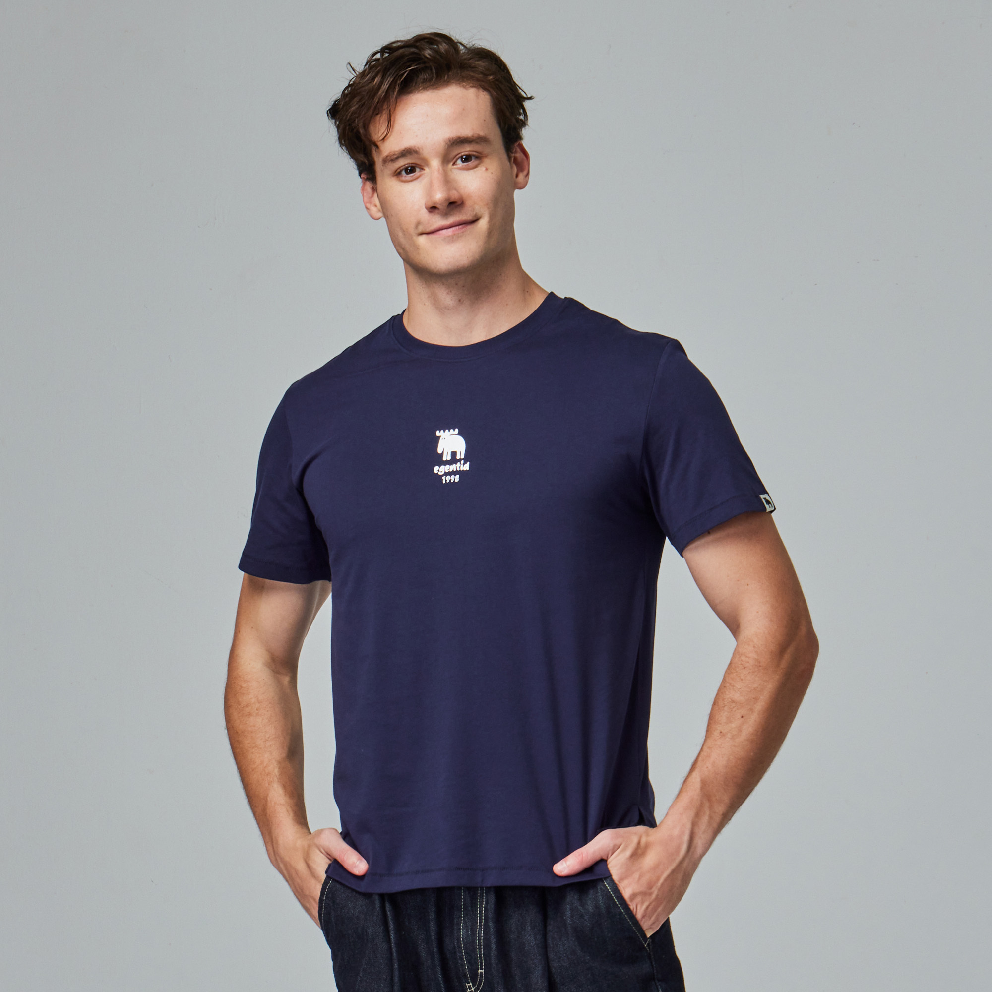 moz瑞典 駝鹿 極簡駝鹿 舒適柔棉 100%純棉短T-藏青(亞洲版男款