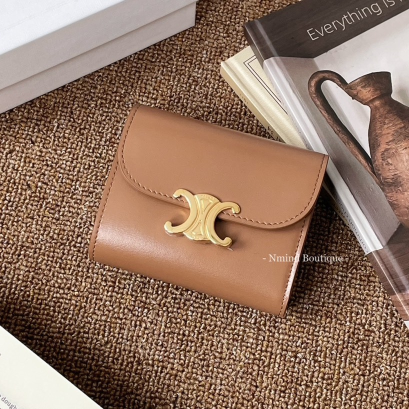 CELINE SMALL FLAP WALLET TRIOMPHE IN SHINY CALFSKIN / BRONZE