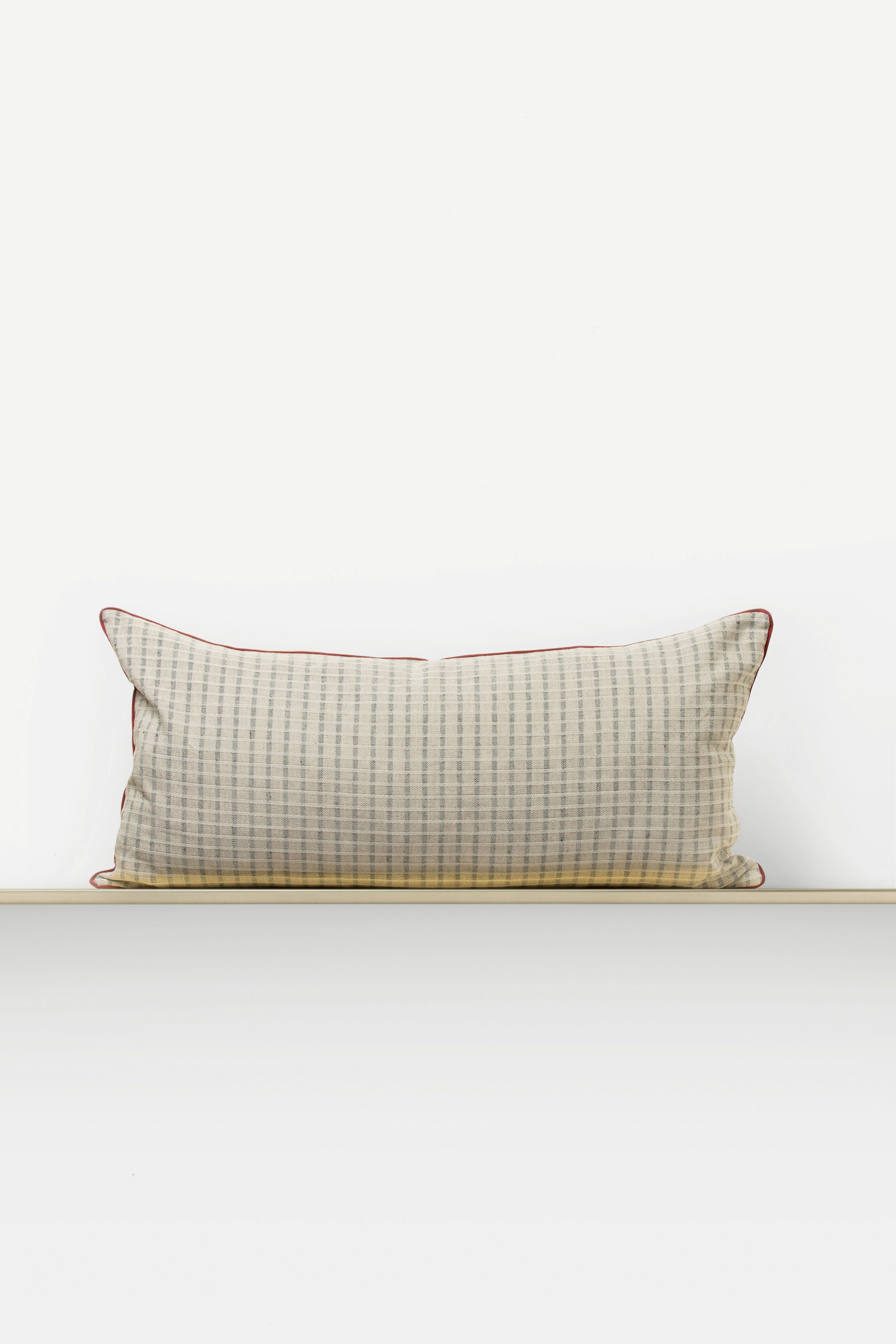 F58 長型靠枕＿石灰灰/墨黑