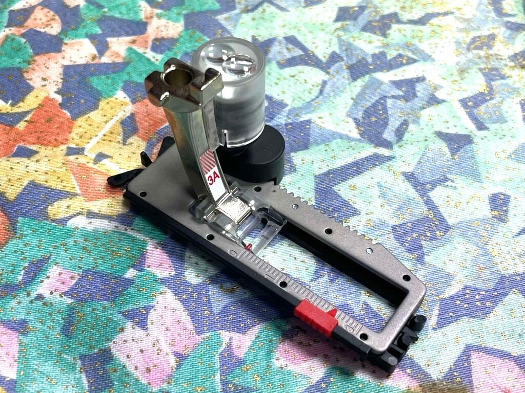 【BERNINA】3A 自動開釦孔壓布腳 (九成新)