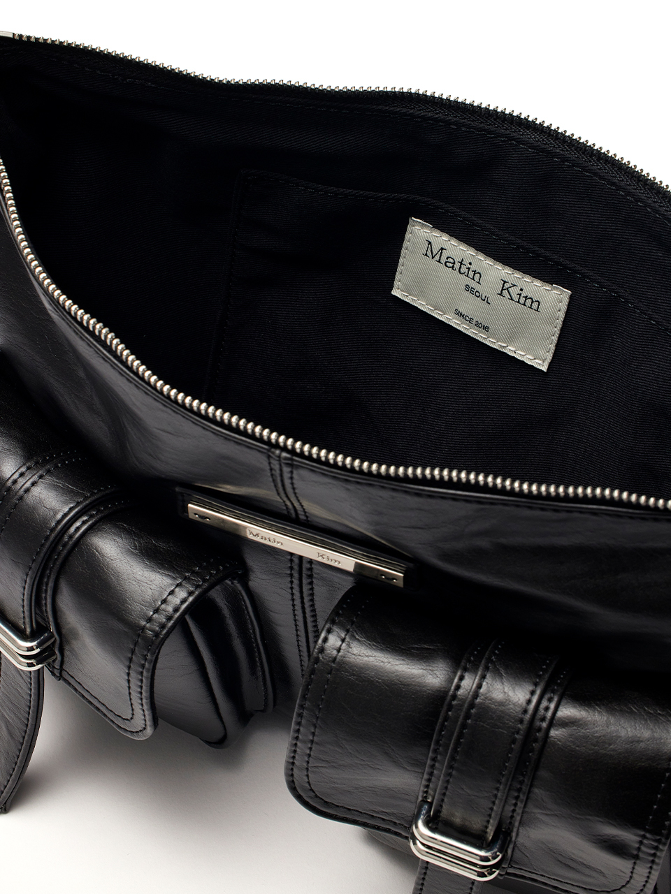 DOUBLE POCKET SHOULDER BAG IN BLACK DOUBLE POCKET SHOULDER BAG IN BLACK