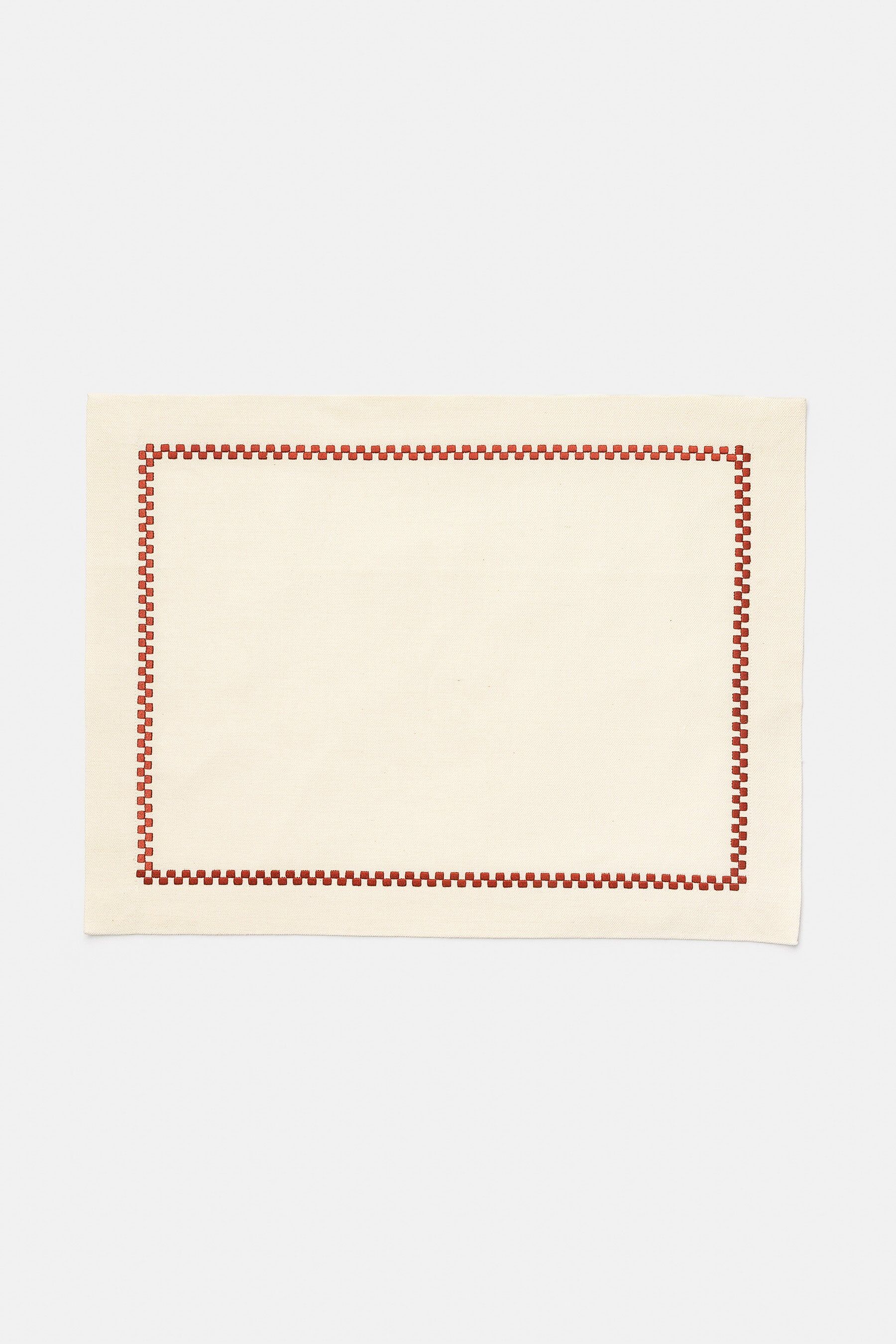 Ricamo 刺繡餐墊＿白色/酒紅