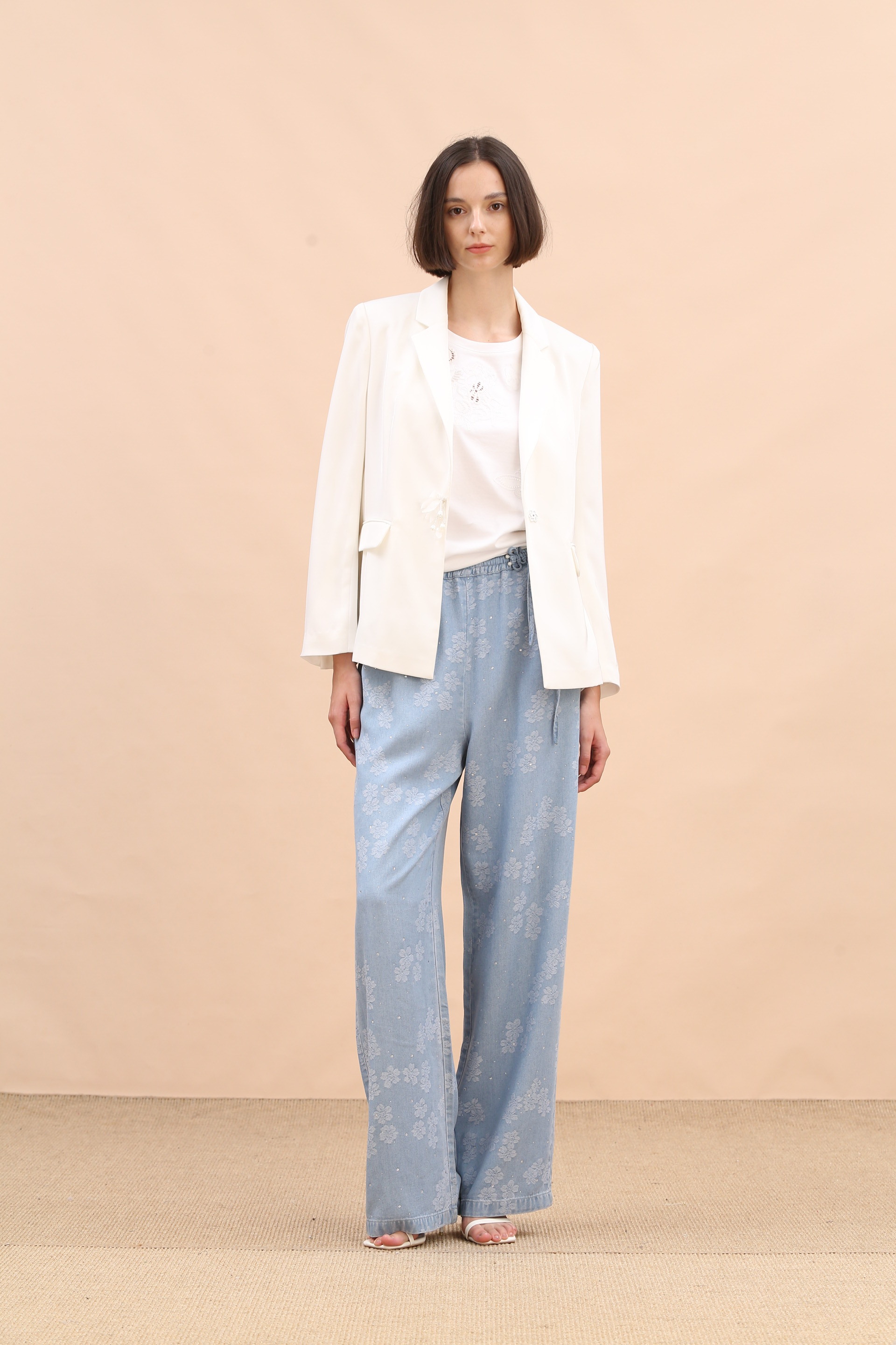 BE10365B1 滿板壓紋玫瑰花褲