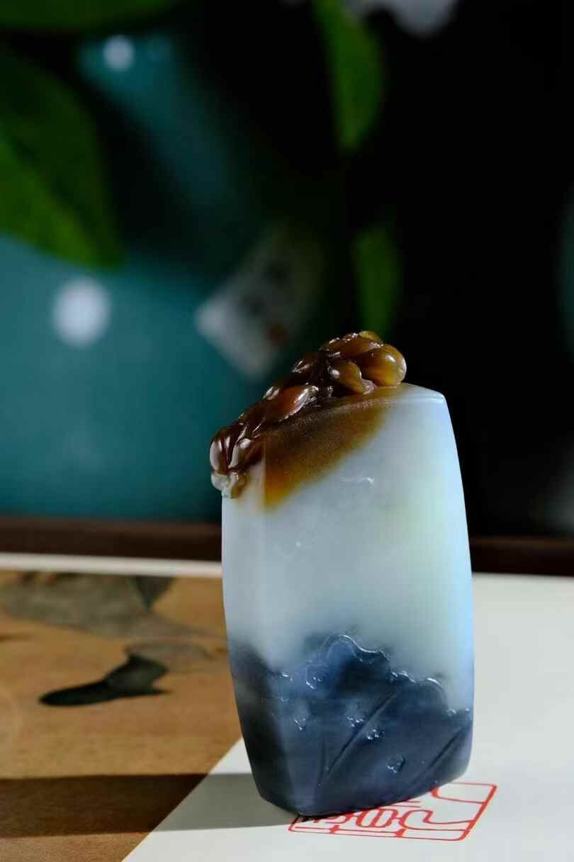 59715 和田玉樓蘭三色蓮花牌