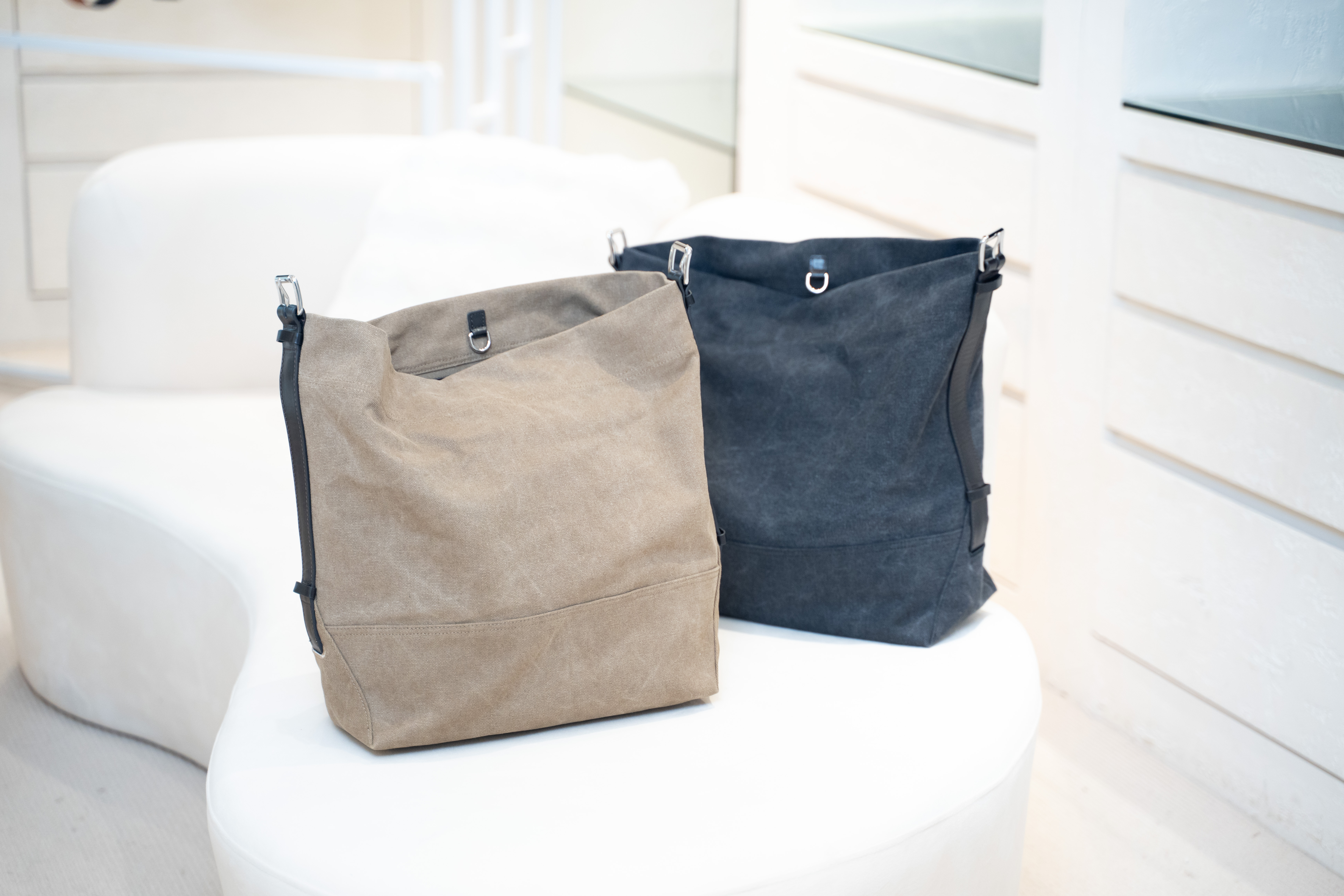 LEMAIRE BELTED TOTE BAG 黑/ 沙色