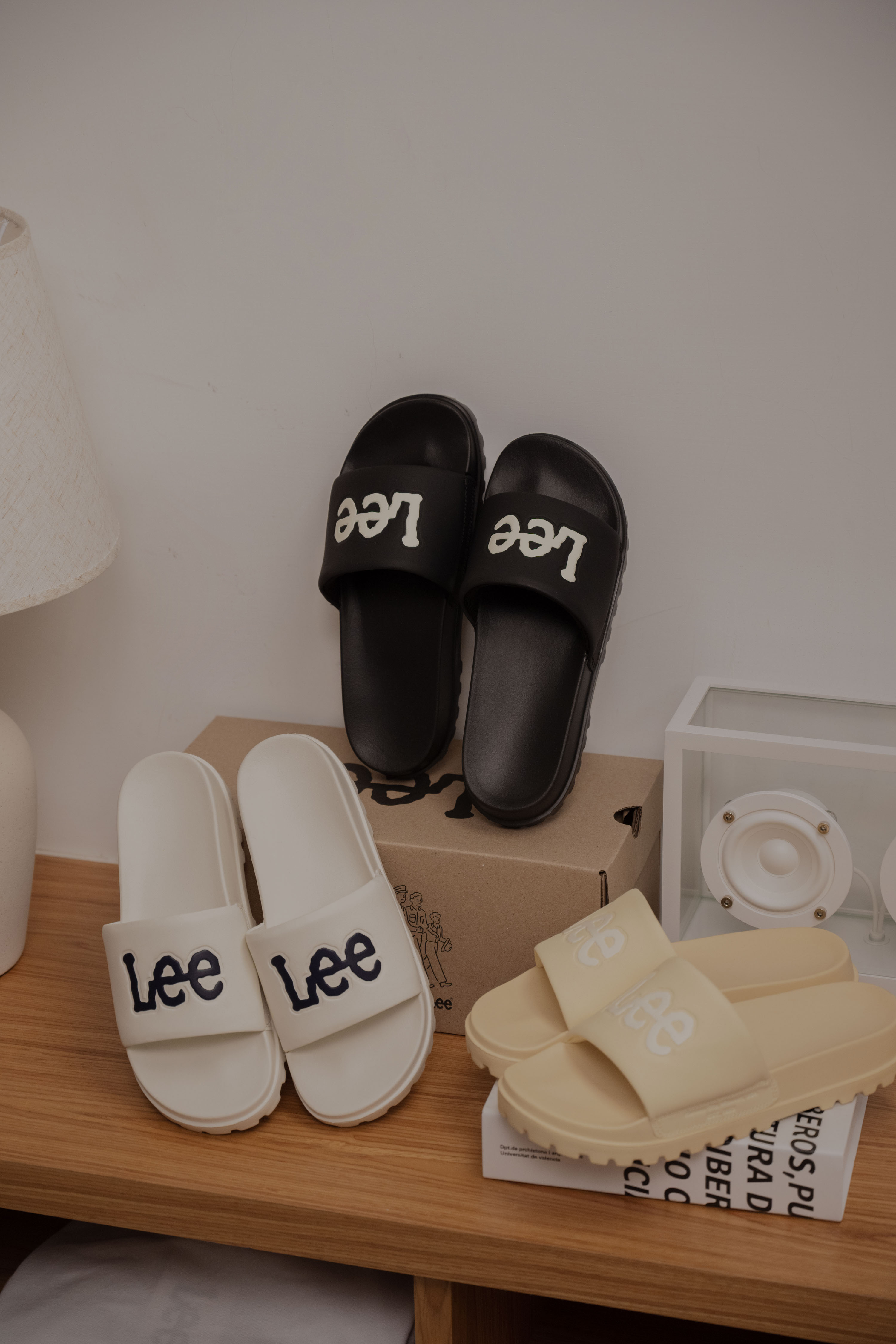 【現貨】LEE 大LOGO 海綿運動拖鞋 2色 LE2501SE01