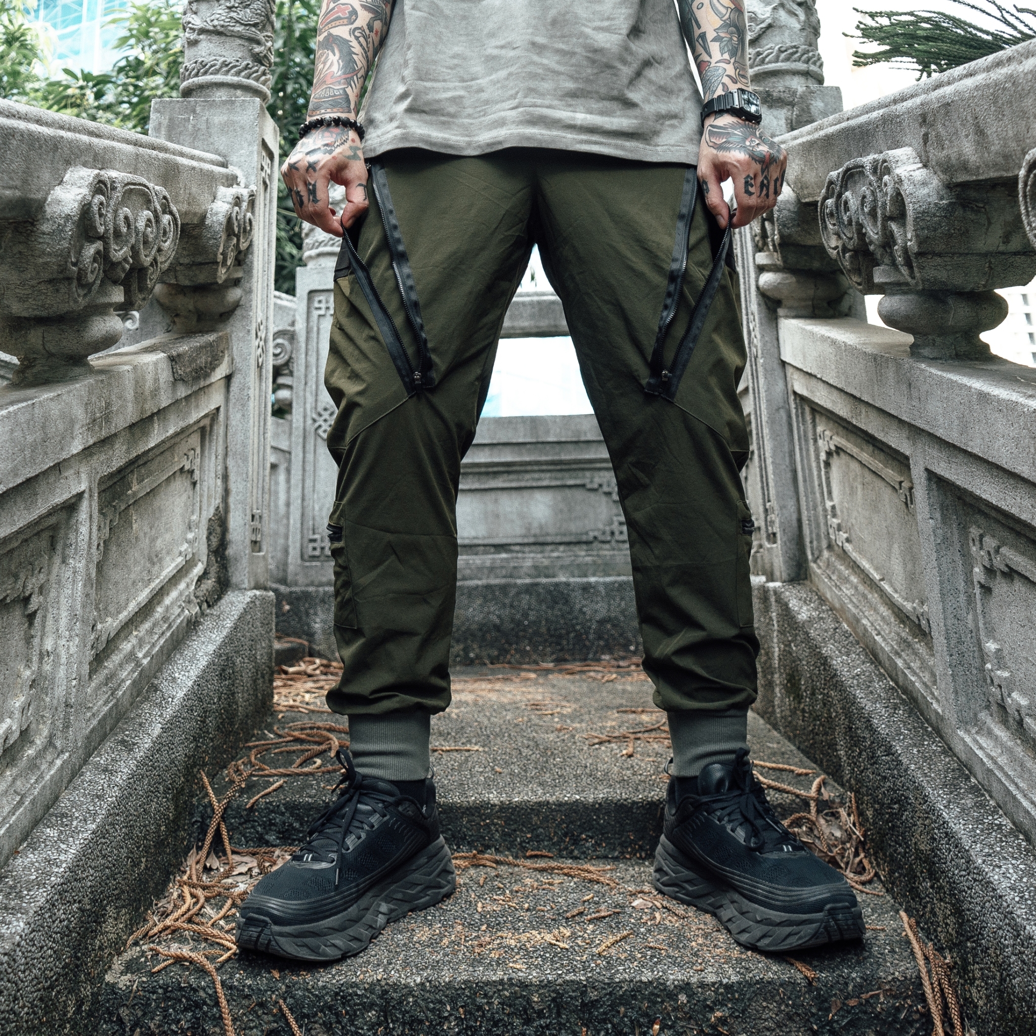 XCTRL 側拉鏈大口袋束口工裝褲-軍綠