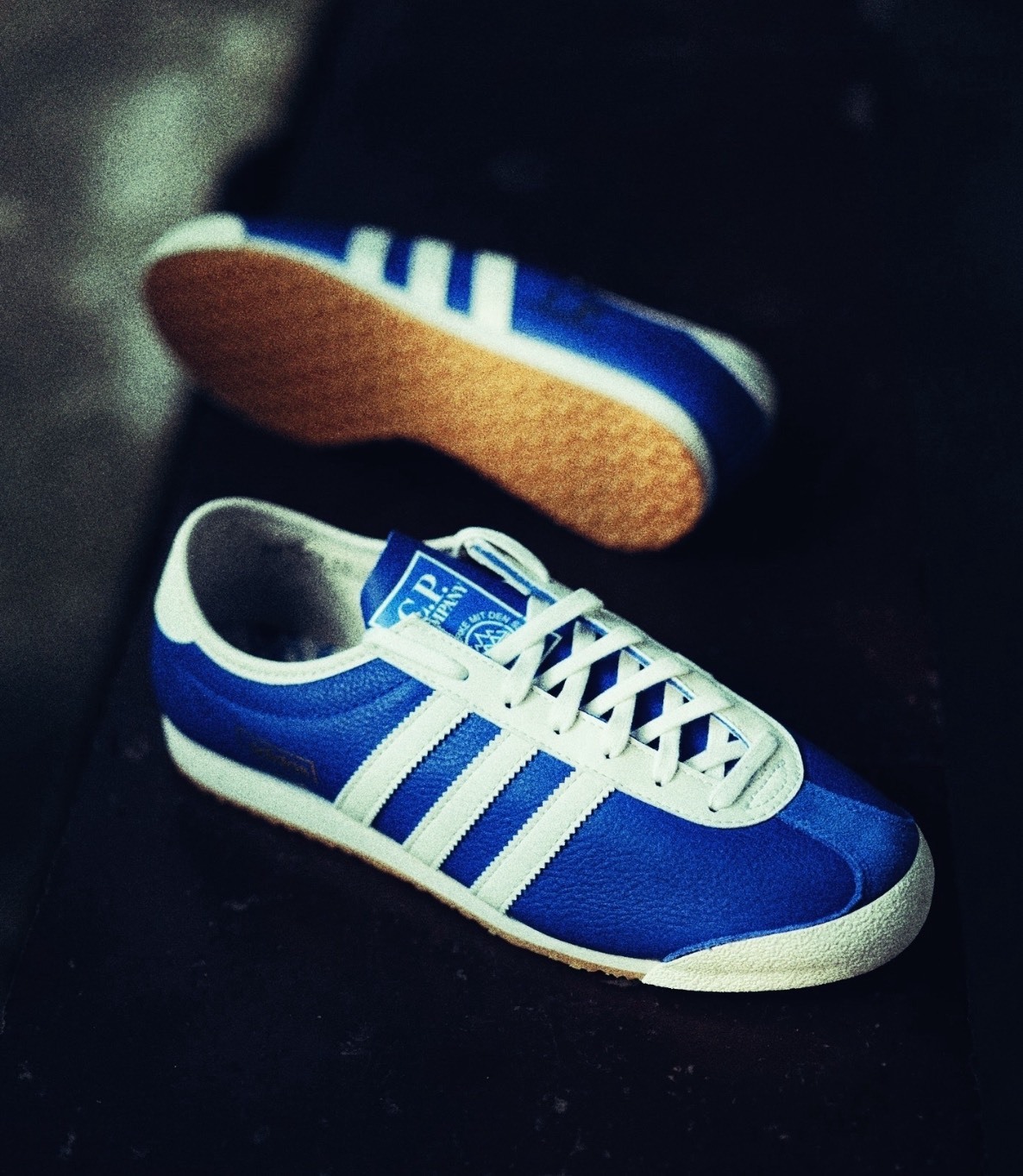 C.P. Company x adidas 藍色復古休閒鞋