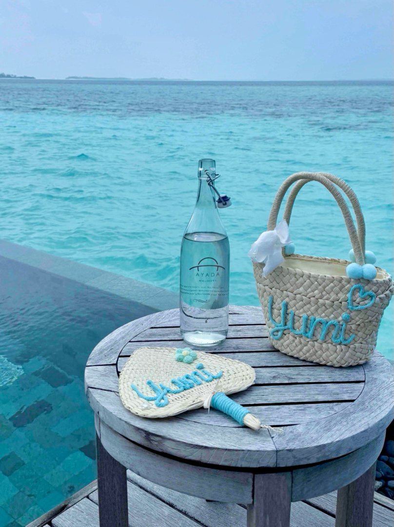 𝐊𝐫.𝐈𝐀𝐌 x 𝐓𝐡𝐚𝐢𝐥𝐚𝐧𝐝 𝐇𝐚𝐧𝐝𝐦𝐚𝐝𝐞 繡字草編織栗米小包 (手提/斜揹二用)