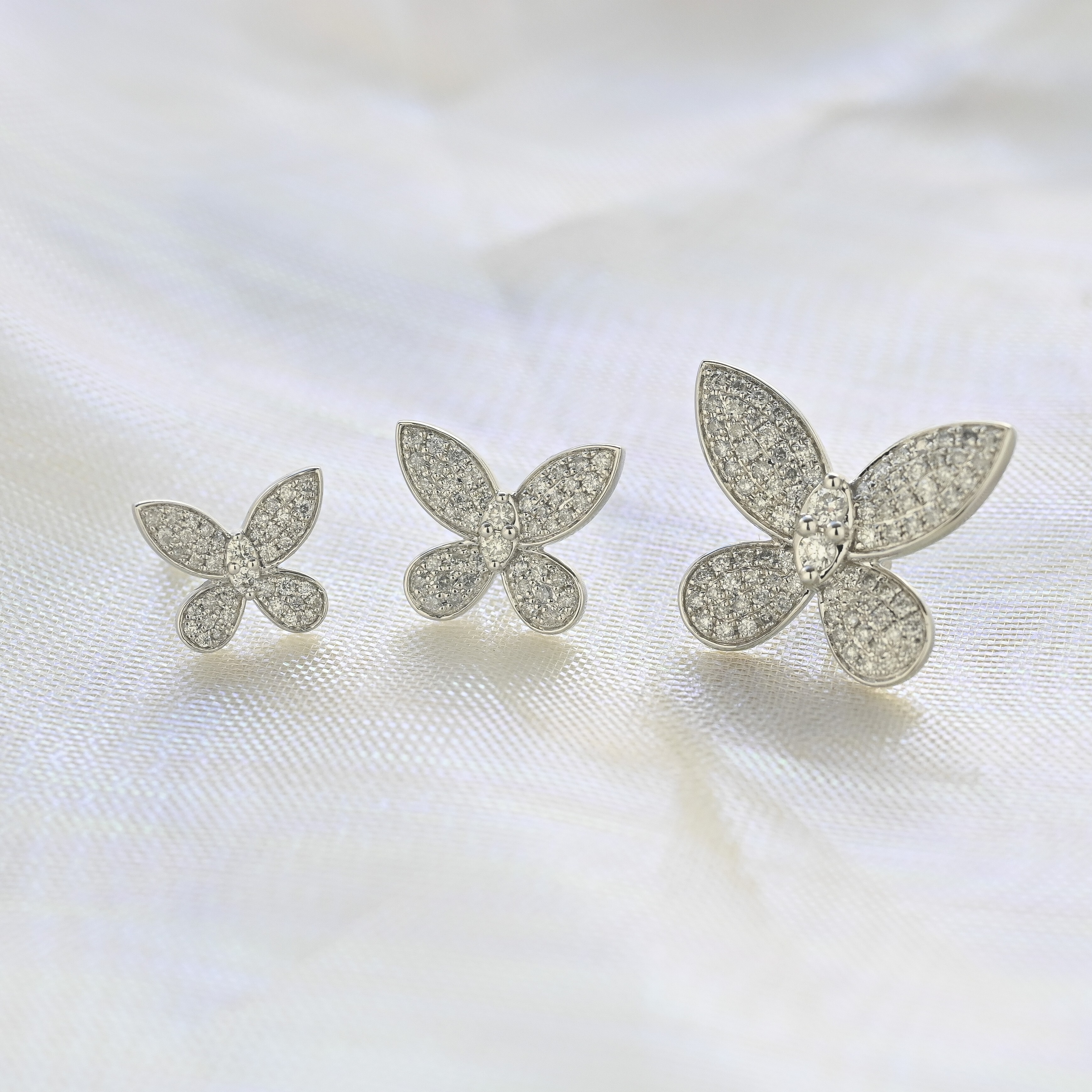 18K Papillon Clip On ! Diamond Charm