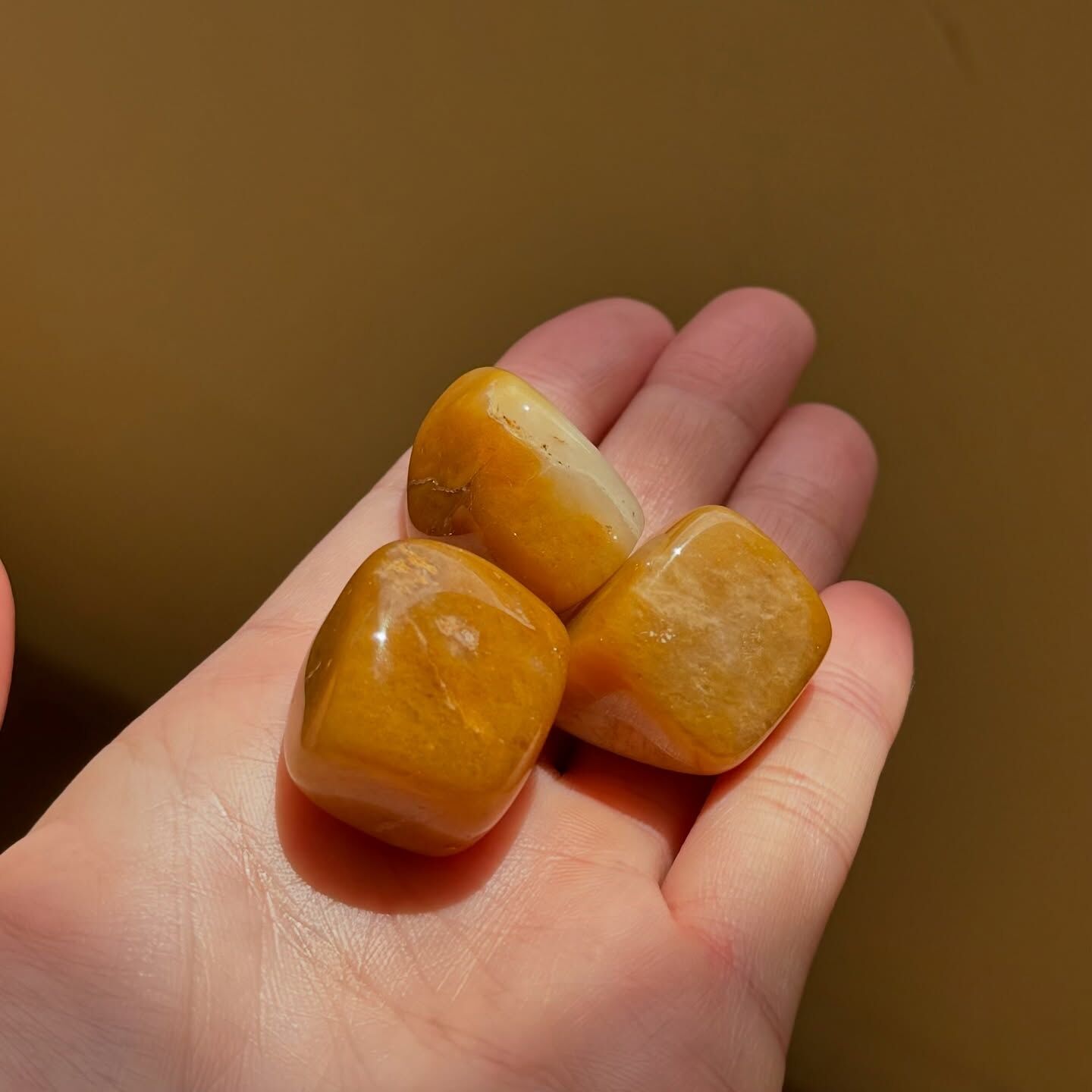 石英水晶体 阿字観本尊 寶玉 水晶玉 唐木台・仕覆付 共箱 C 8105