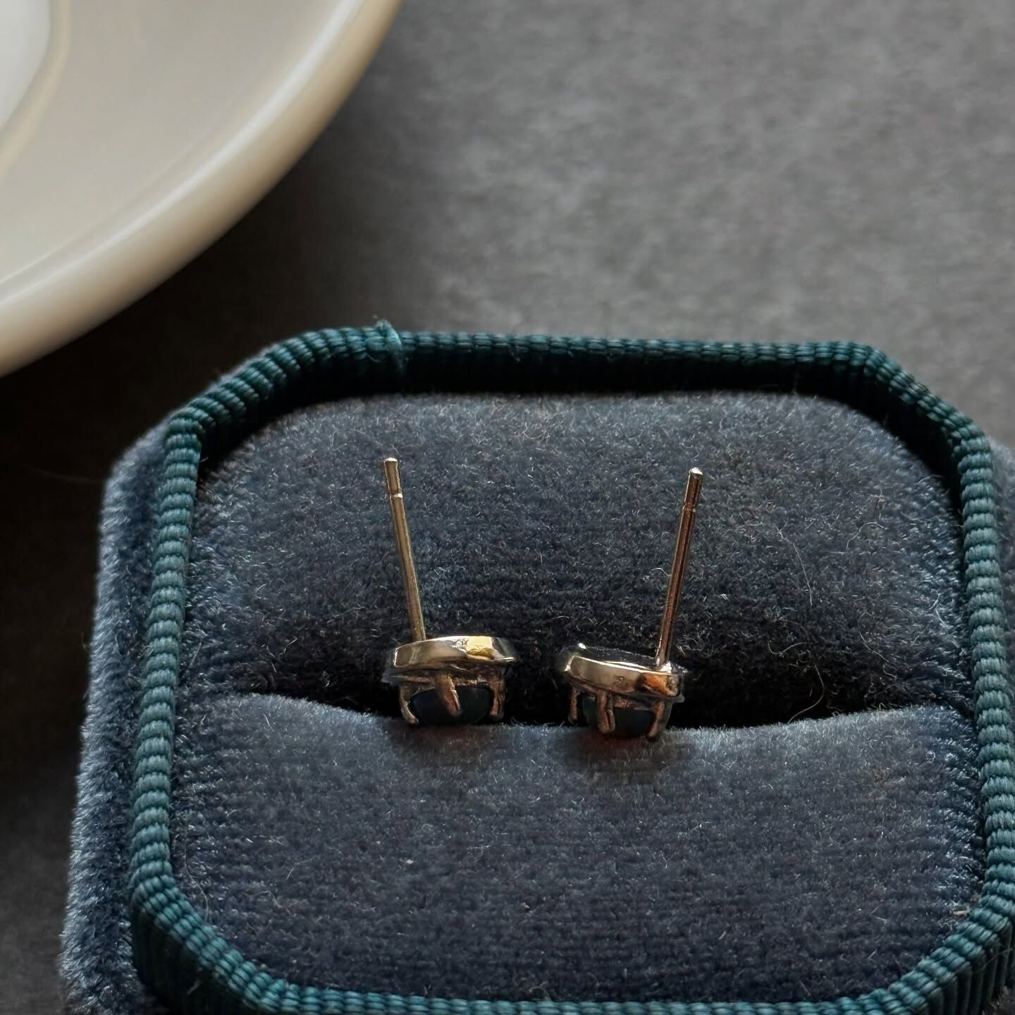 [原石] 衣索比亞黑蛋白石 925銀耳環