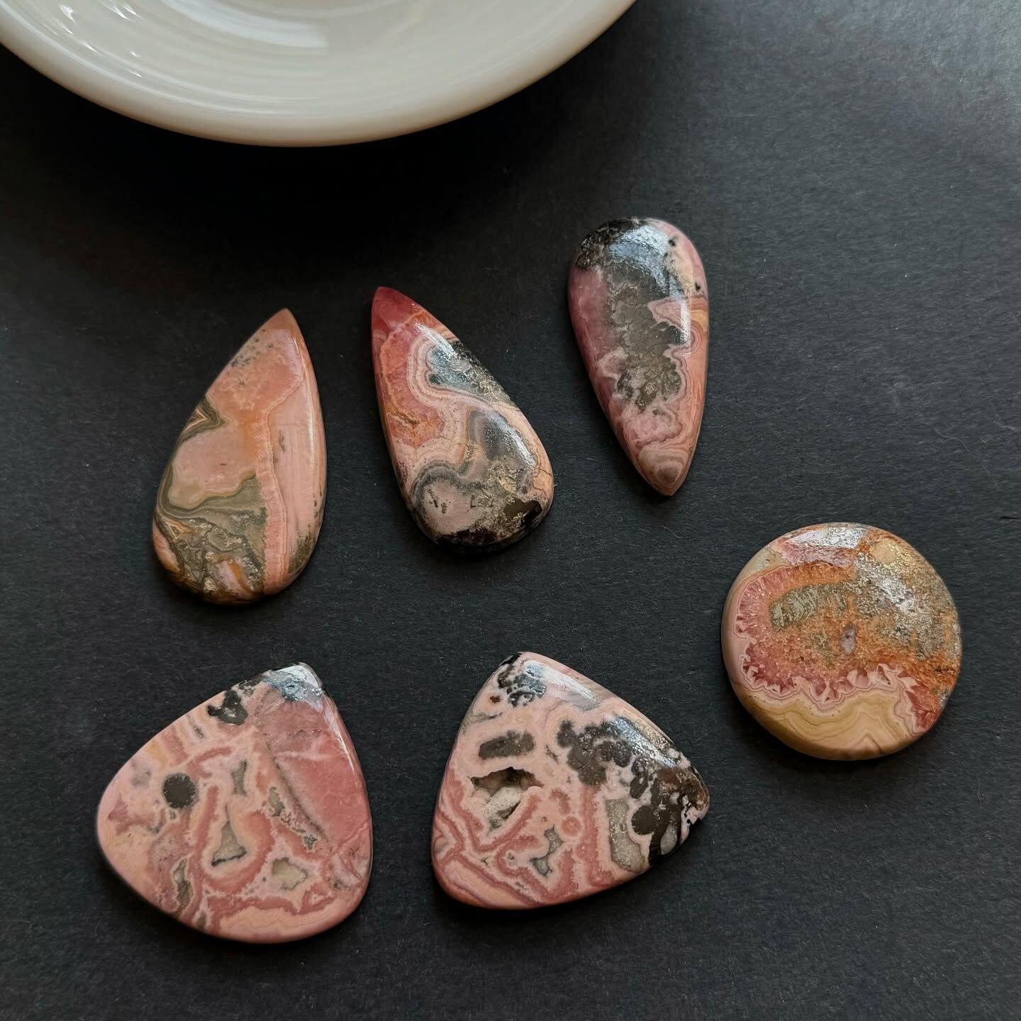 [原石] 菱錳礦/紅紋石 共生黃鐵礦 水晶蛋面 水晶墜面