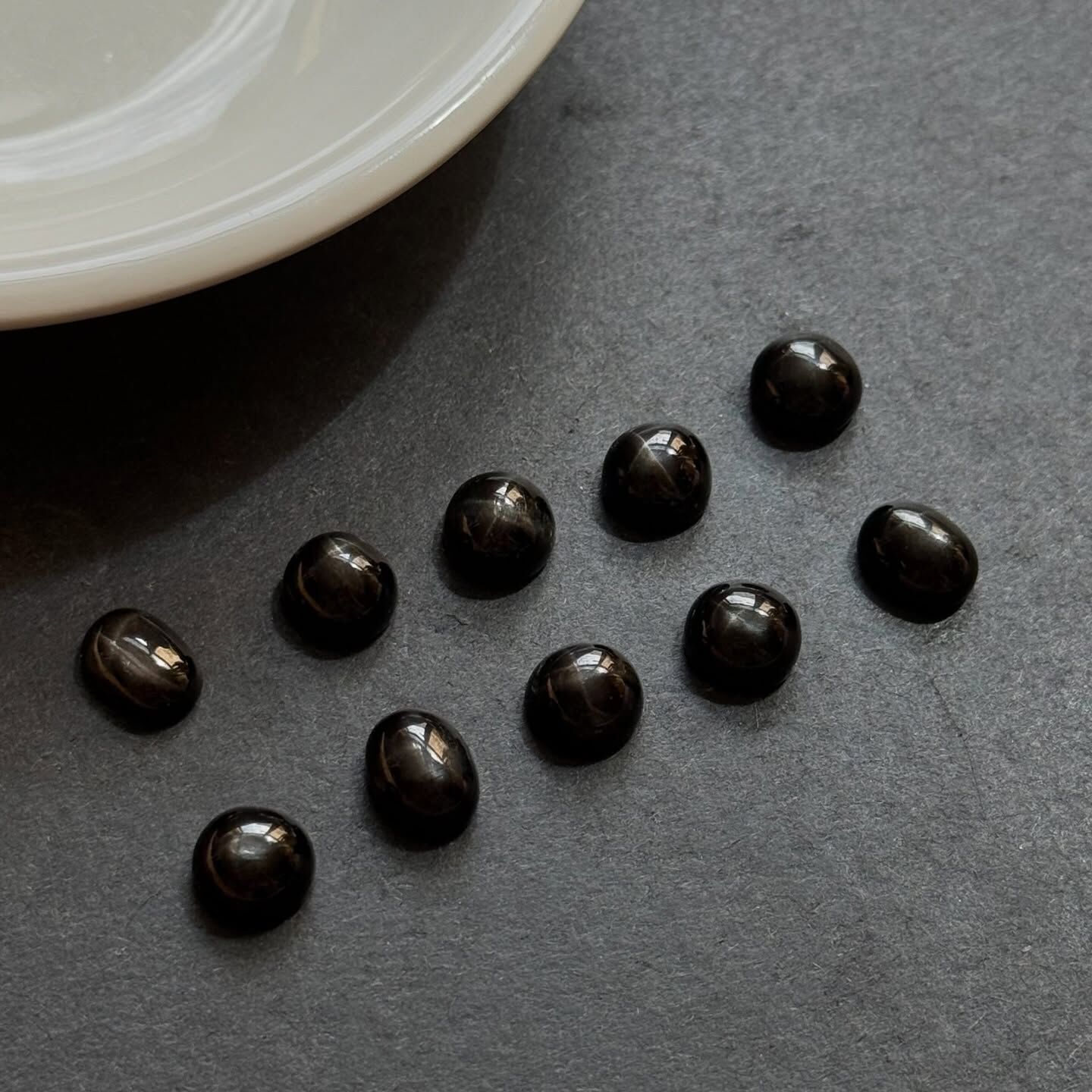 [原石] 印度透輝石 / 十字星石 水晶蛋面