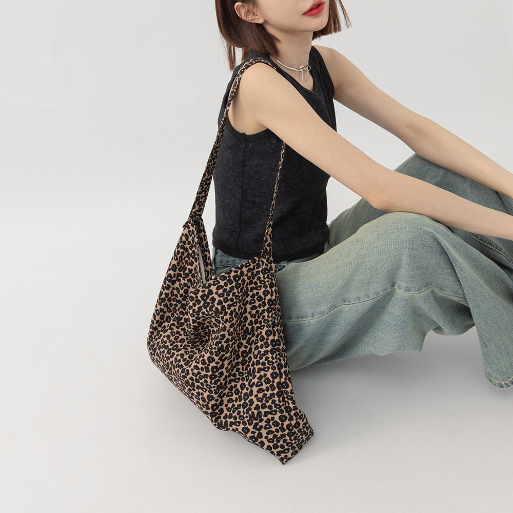 Textured leopard print shoulder bag【06010496】in stock+pre-order