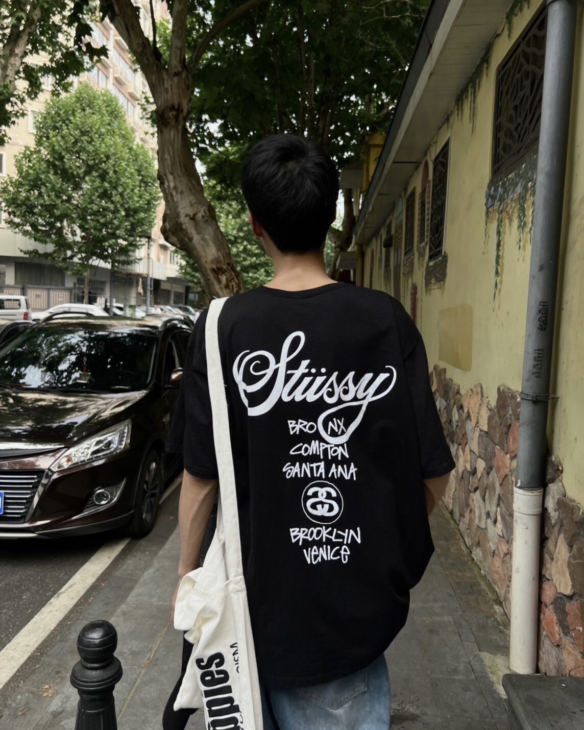 <出清!!最後現貨>  Stüssy Stussy 世界巡遊系列 短袖 黑 白 3903860/962BK/WH