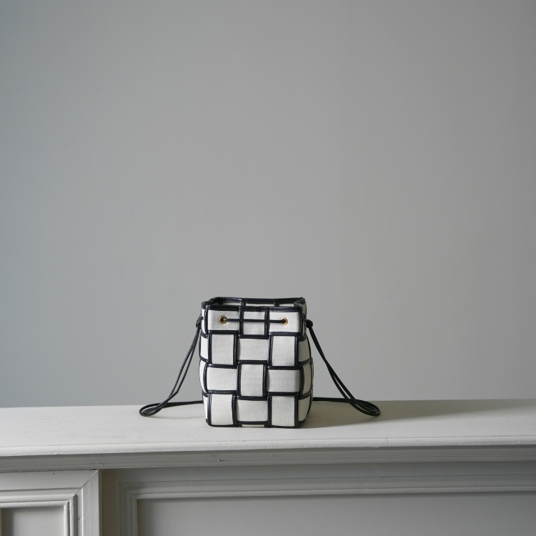 BV 白色編織水桶