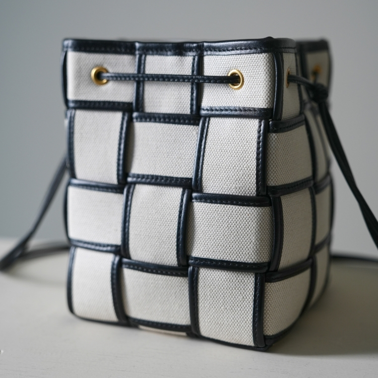 BV 白色編織水桶