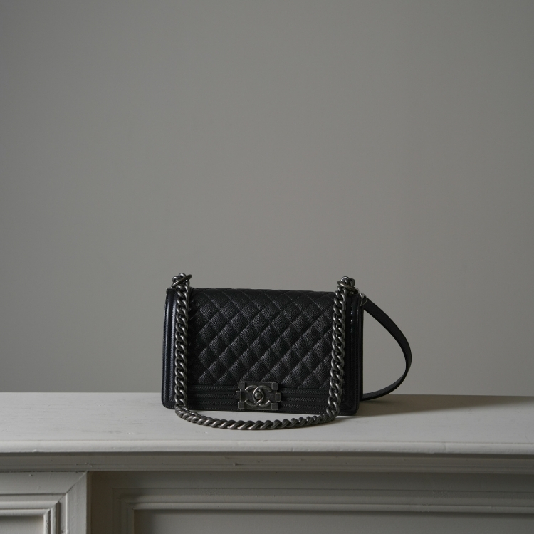 Chanel Boy 黑銀 雷標26開