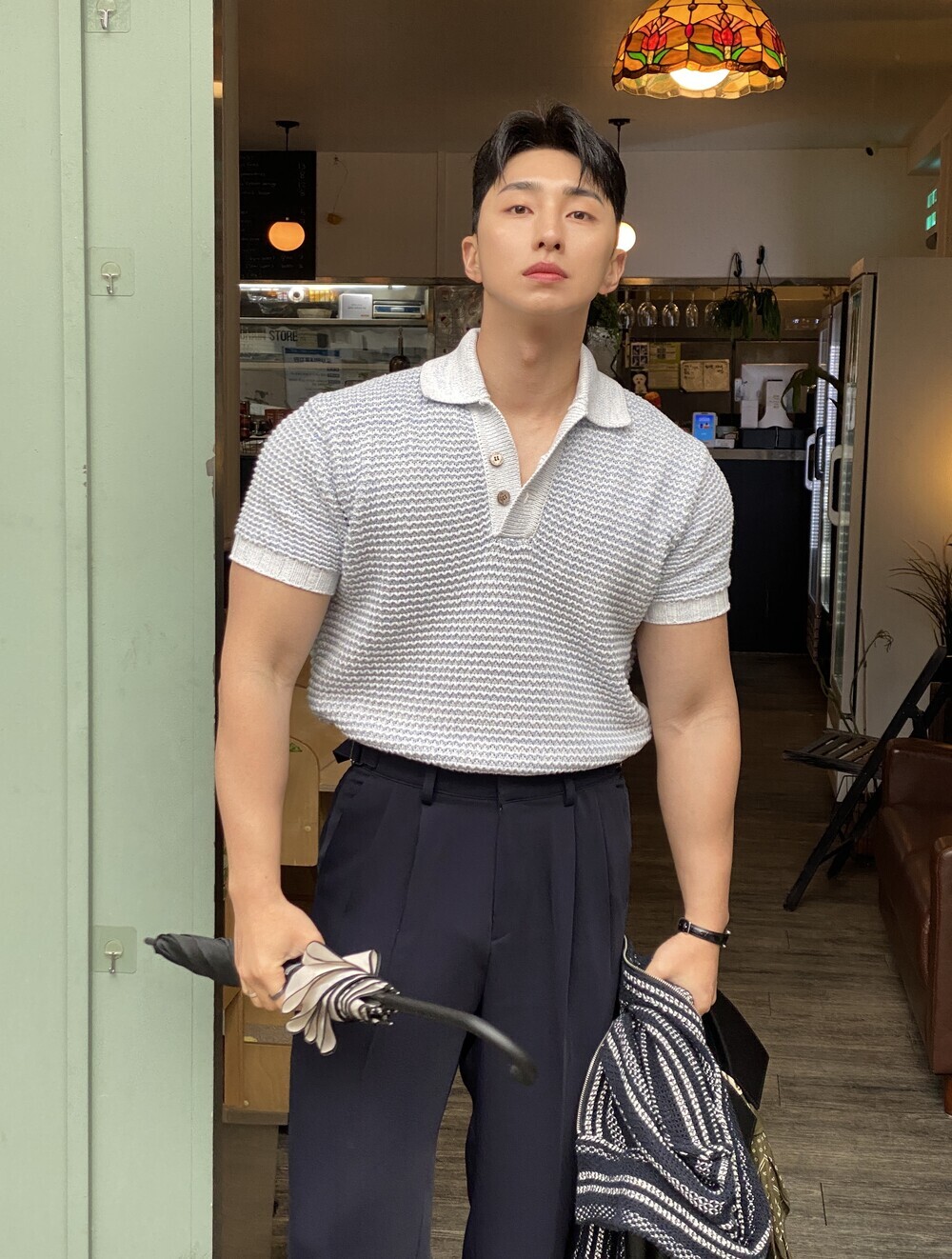 肌肉貼合貝殼領針織短袖上衣