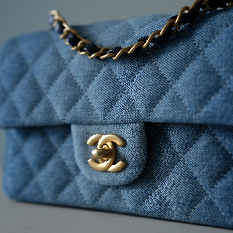 Chanel 淺牛仔CF20