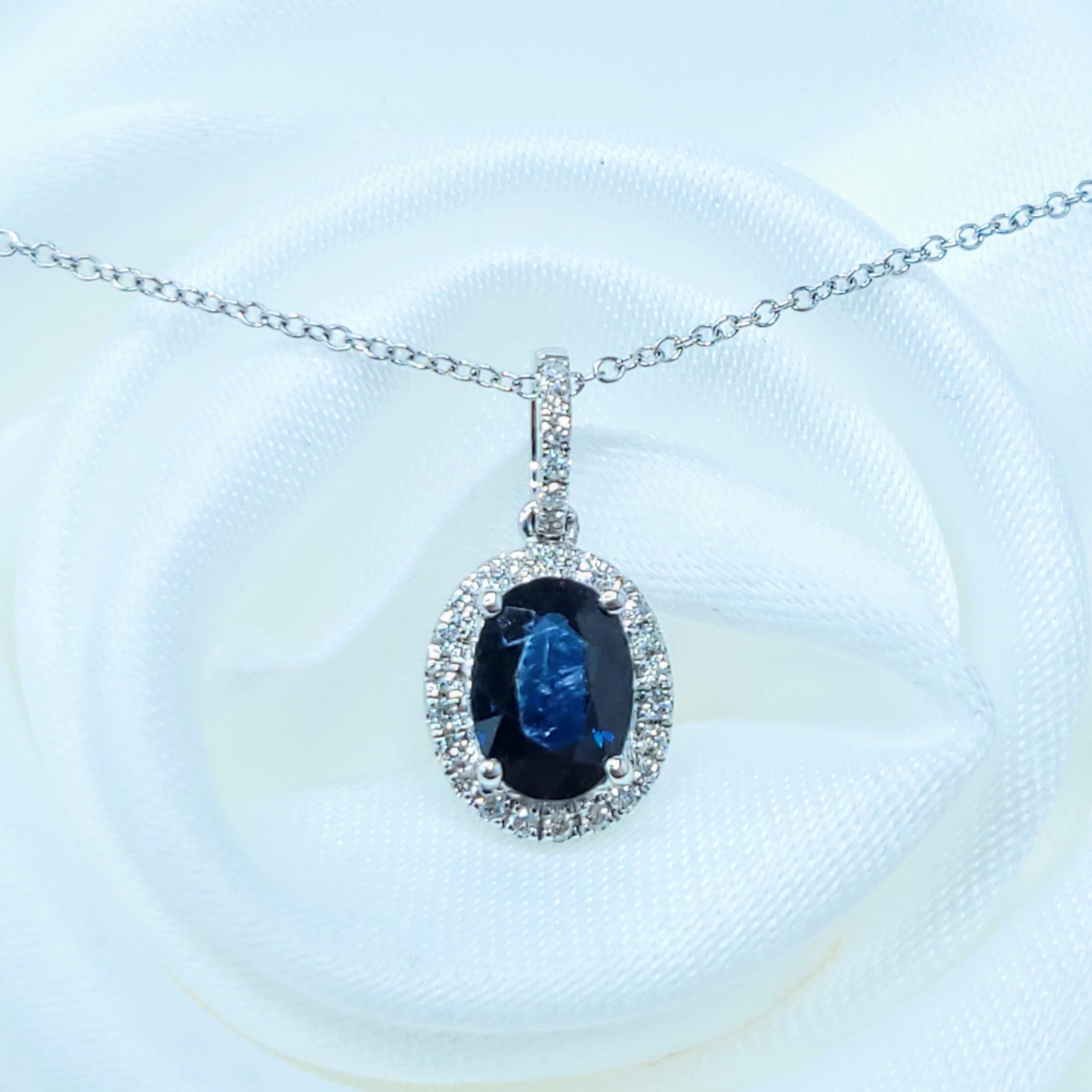 全新18K白金【單粒92份藍寶石】配11份鑽石吊墜