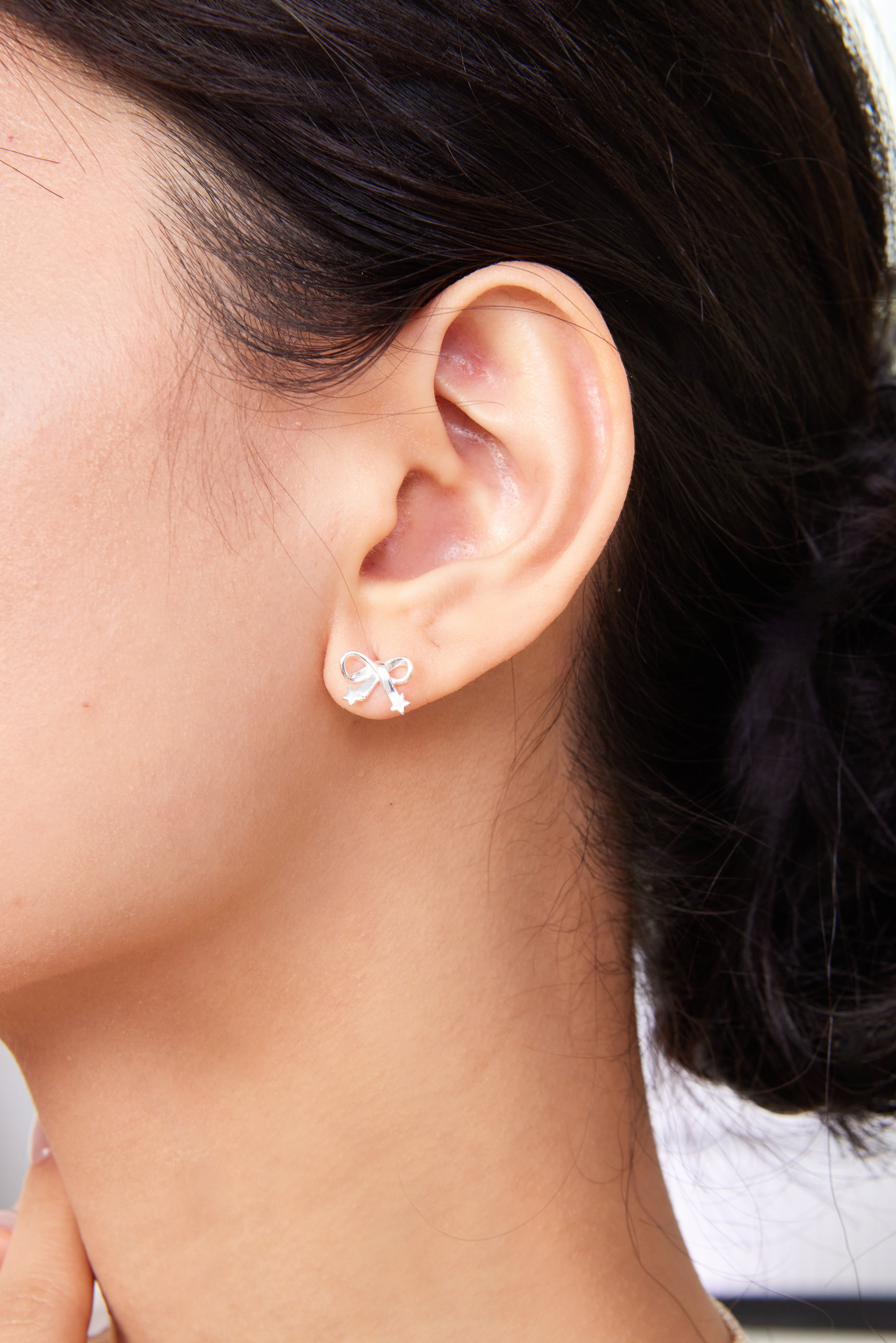 E2135  |  純銀蝴蝶結耳環