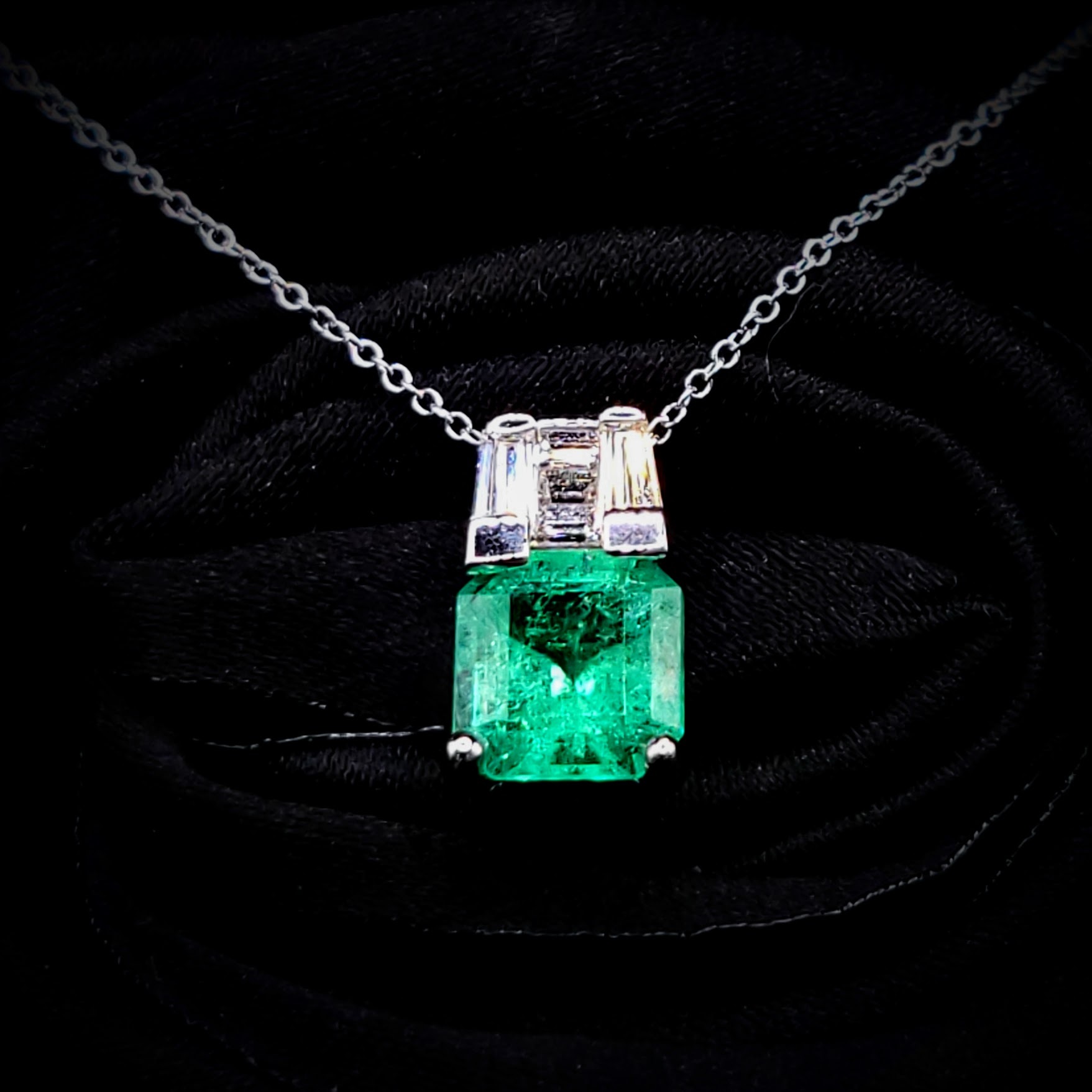 18K White Gold 1.57ct Emerald and Diamond Pendant