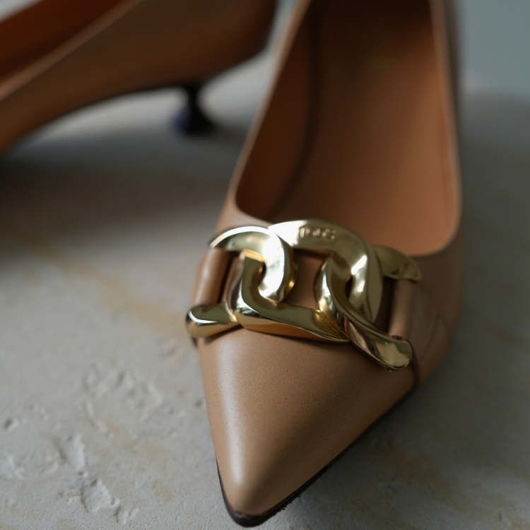 TOD'S  裸色麻花釦低跟鞋 37.5號