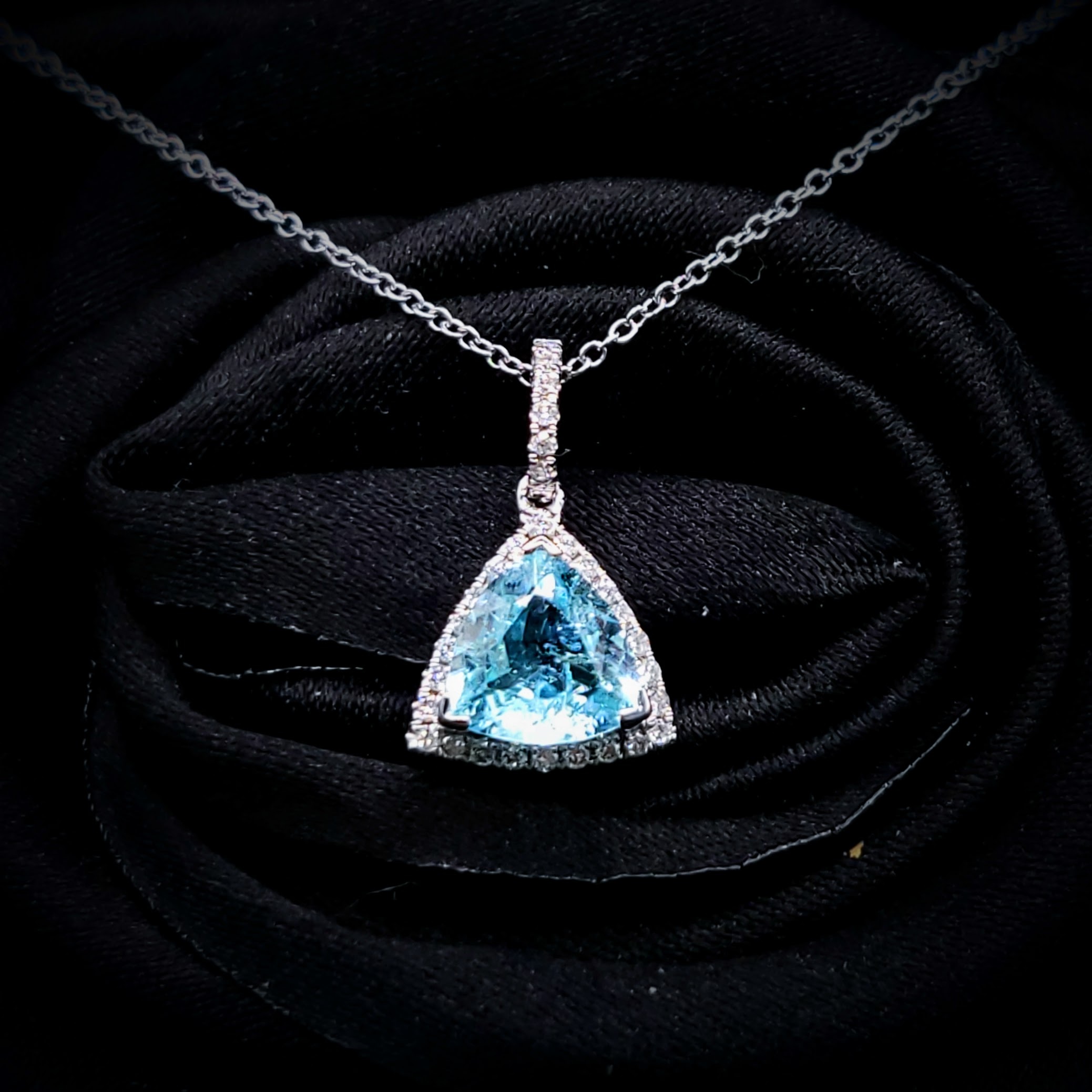 18K White Gold 0.91ct Paraiba and Diamond Pendant
