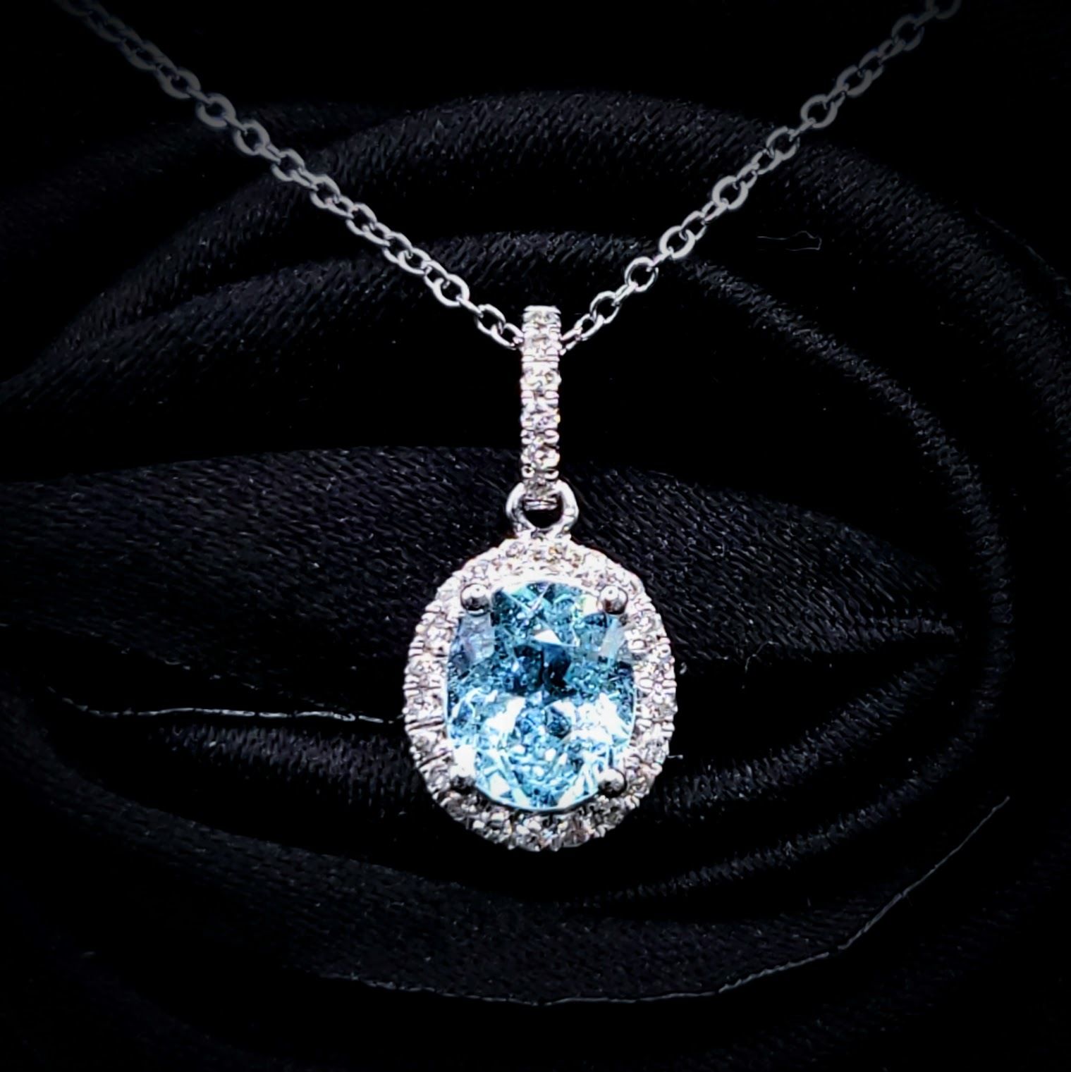 18K White Gold 0.82ct Paraiba and Diamond Pendant