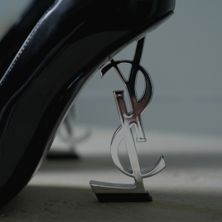 YSL 黑色字母高跟鞋 36號