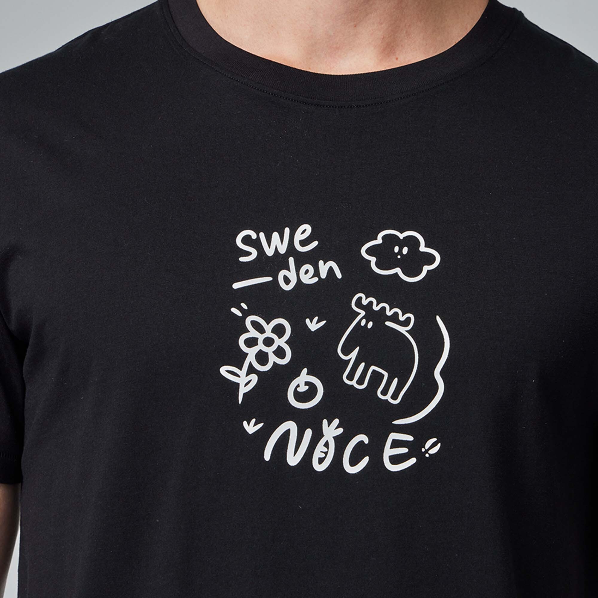 moz瑞典 駝鹿 野餐駝鹿 舒適柔棉 100%純棉短T-經典黑(亞洲版)男款