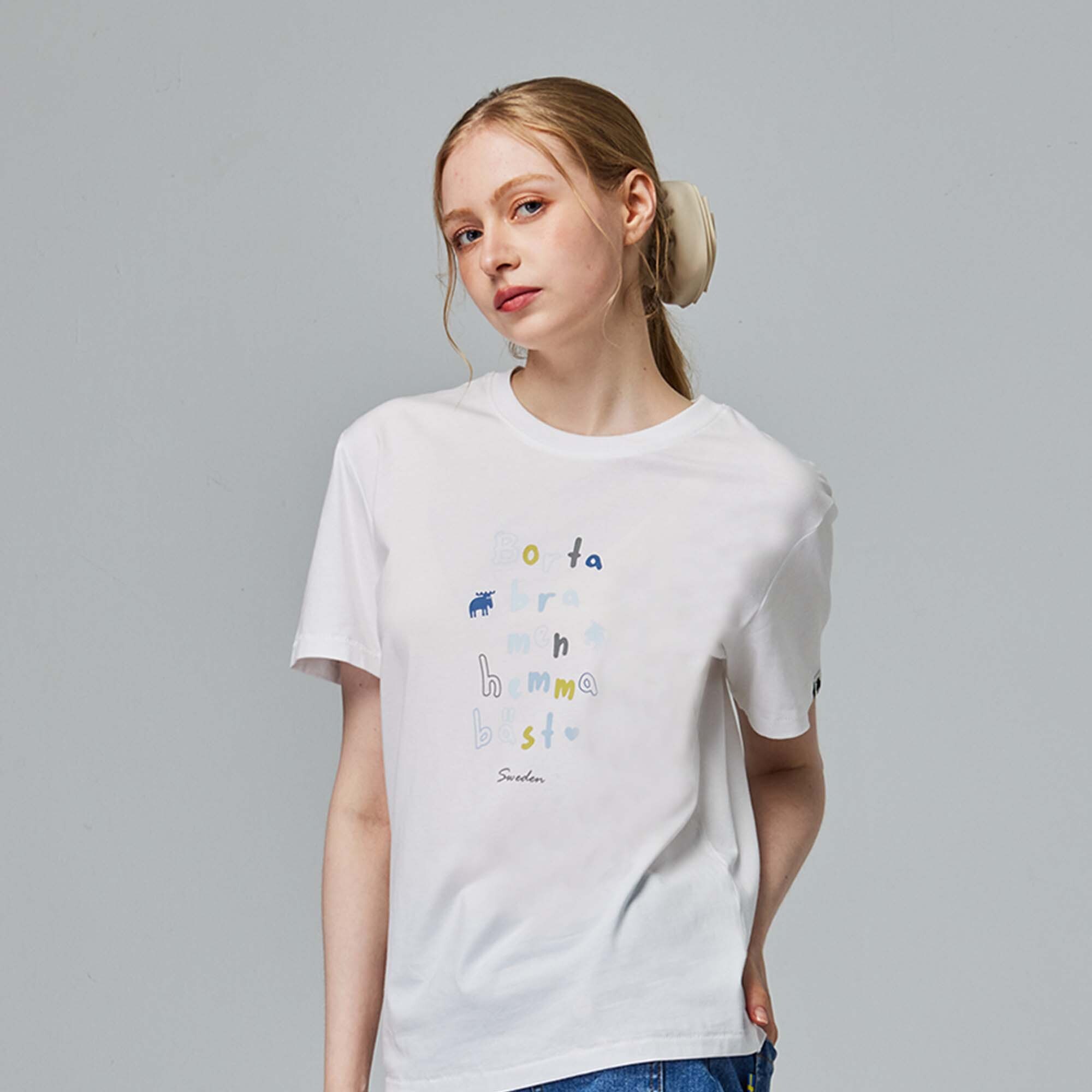 moz瑞典 駝鹿 標語駝鹿 舒適柔棉 100%純棉短T-經典白(亞洲版)女款