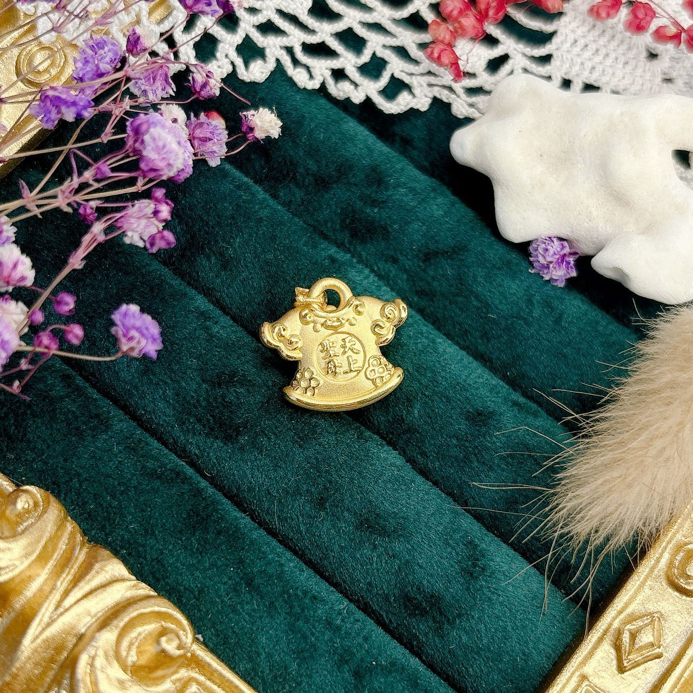 白沙屯媽祖 媽祖小神衣  黃金墜子