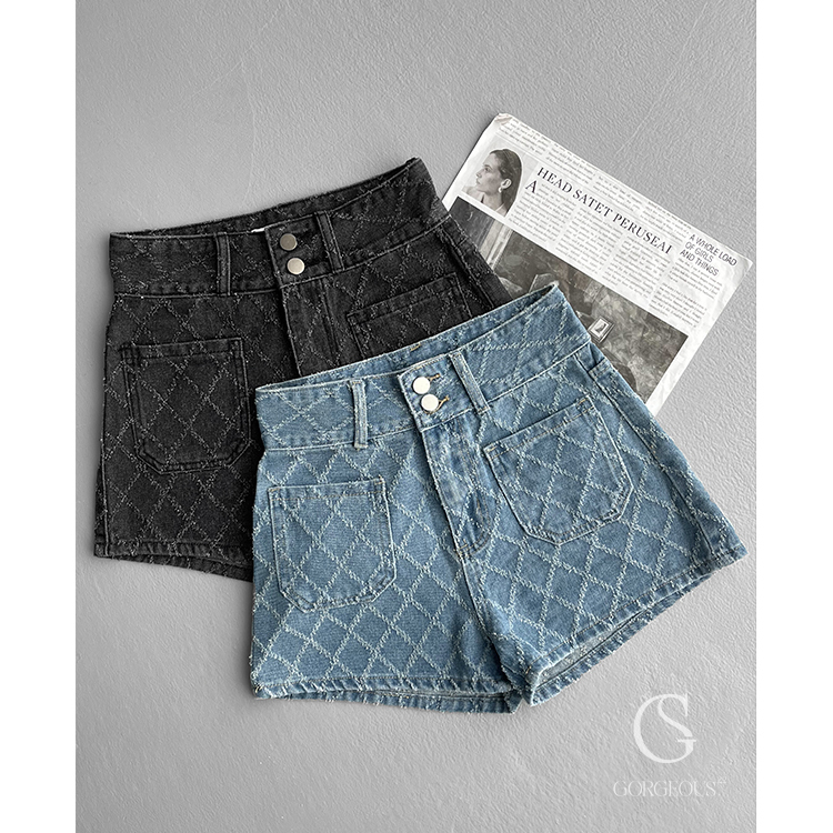 G5105 現貨「 雙扣菱格牛仔短褲 」