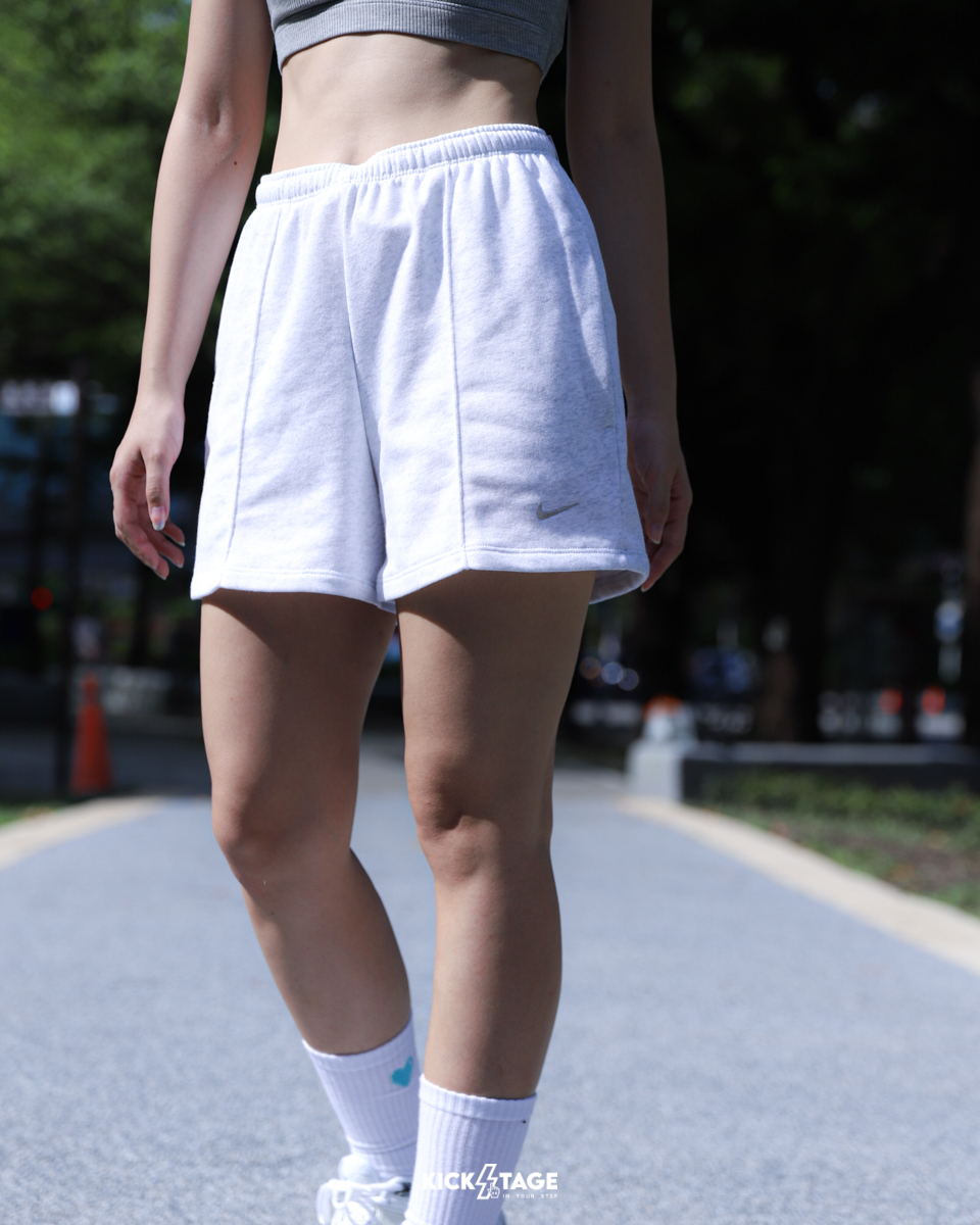 女款 NIKE NSW 灰白 黑 刺繡 抽繩 中腰 4吋 經典 寬鬆 運動 休閒 短褲【HF6941】