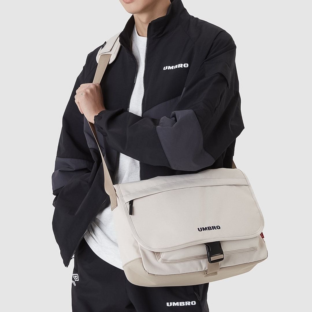 『只要1000初再免運 🤯』Umbro Basic Messenger Bag 側背包