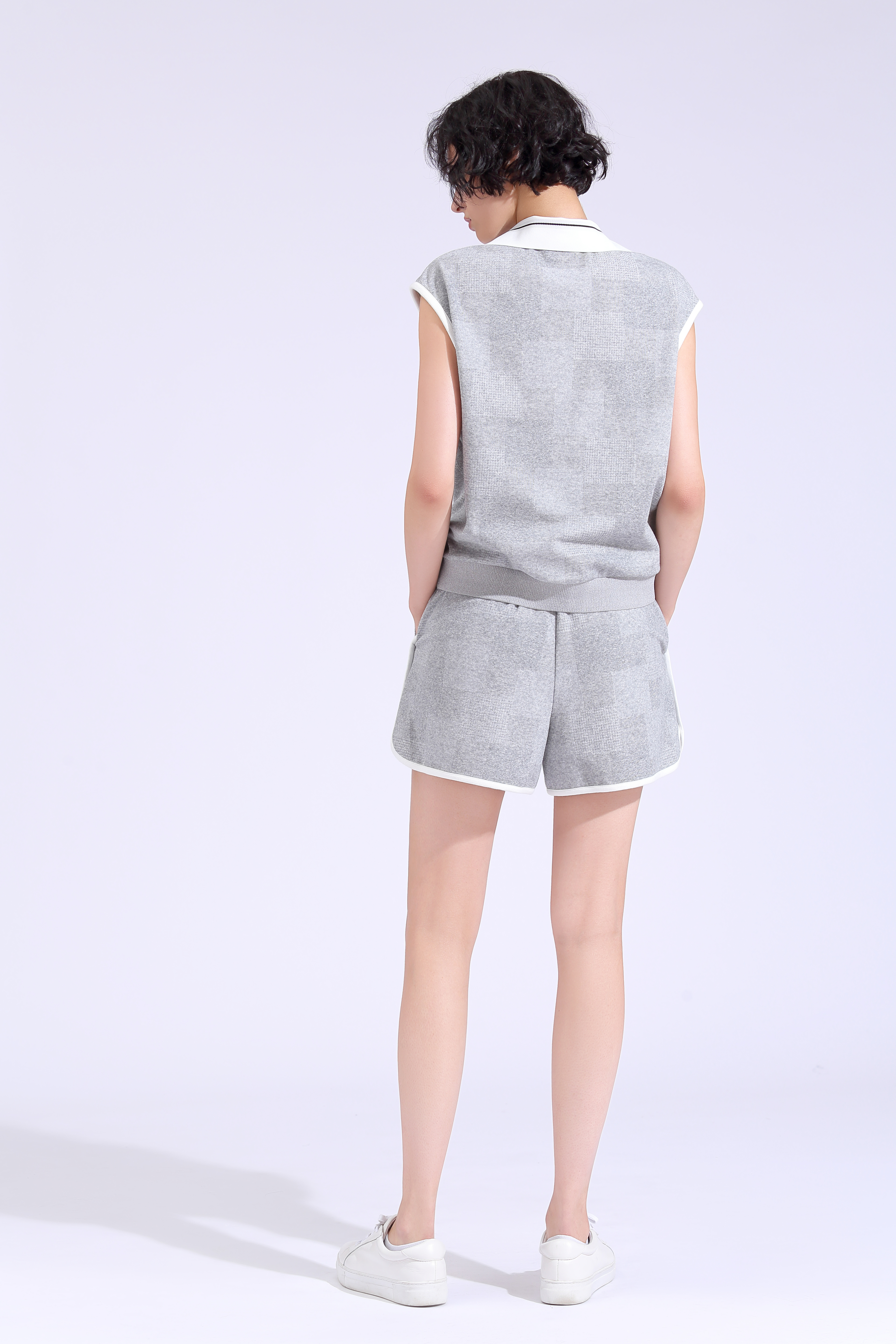 BE10309D1 JE 連帽運動套裝上衣 (2色)