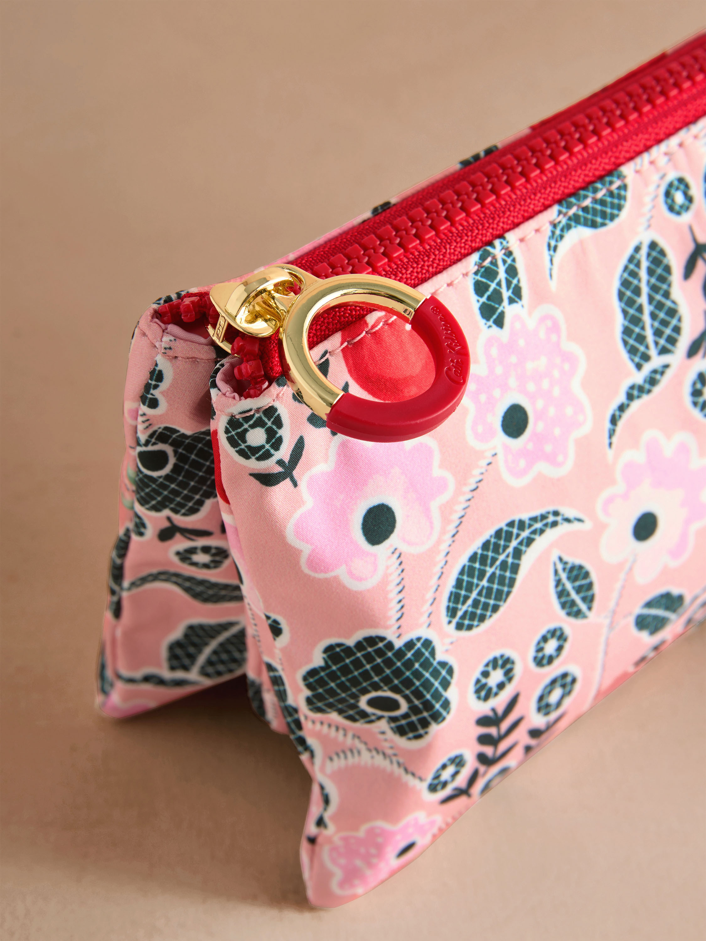 Cherry Gardens 三層旅行化妝包