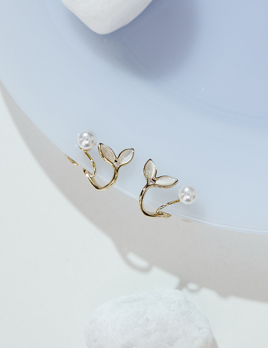 優雅人魚珍珠 。夾式耳環