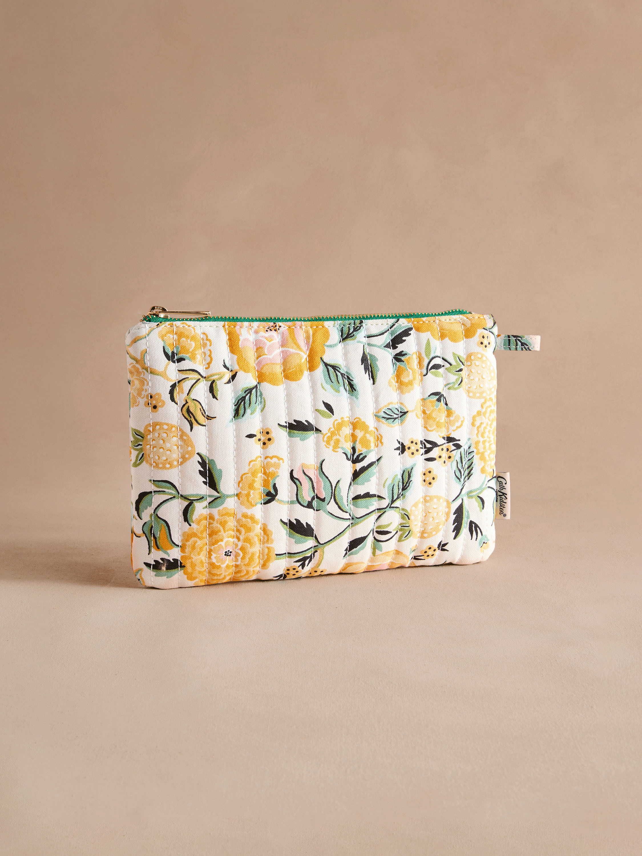 Strawberry Garden 絎縫棉長方收納包