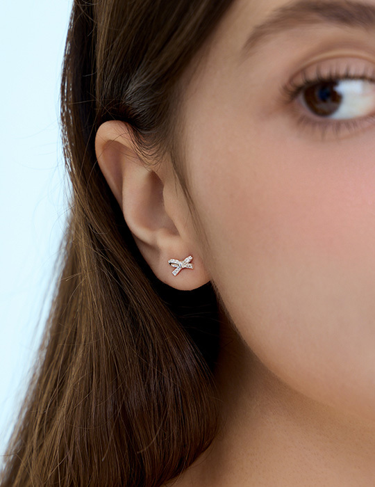 【925純銀】優雅綁帶蝴蝶結。針式耳環