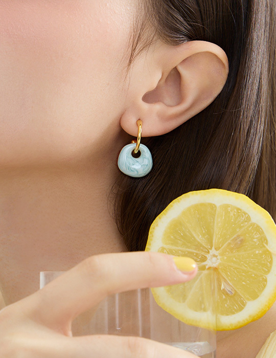 法式垂墜畫釉。銀針耳環(淺藍)