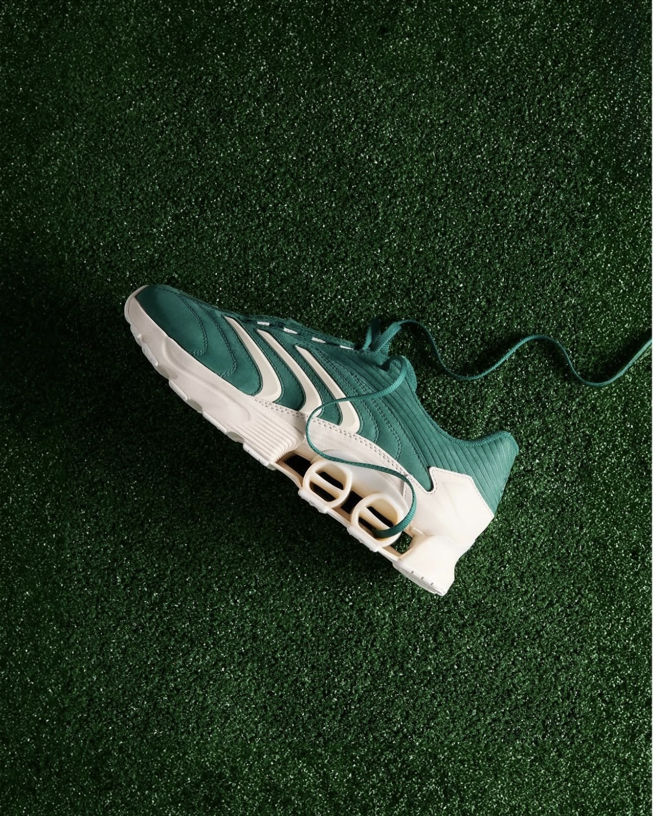 Focus Store】預購Kith x Adidas Predator Megaride 