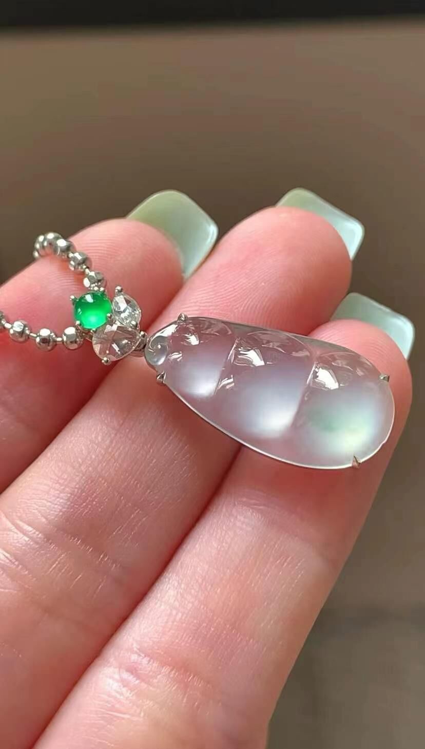 519368 翡翠福豆吊墜