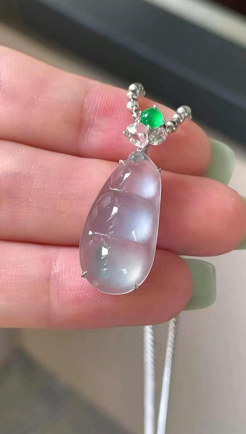 519368 翡翠福豆吊墜